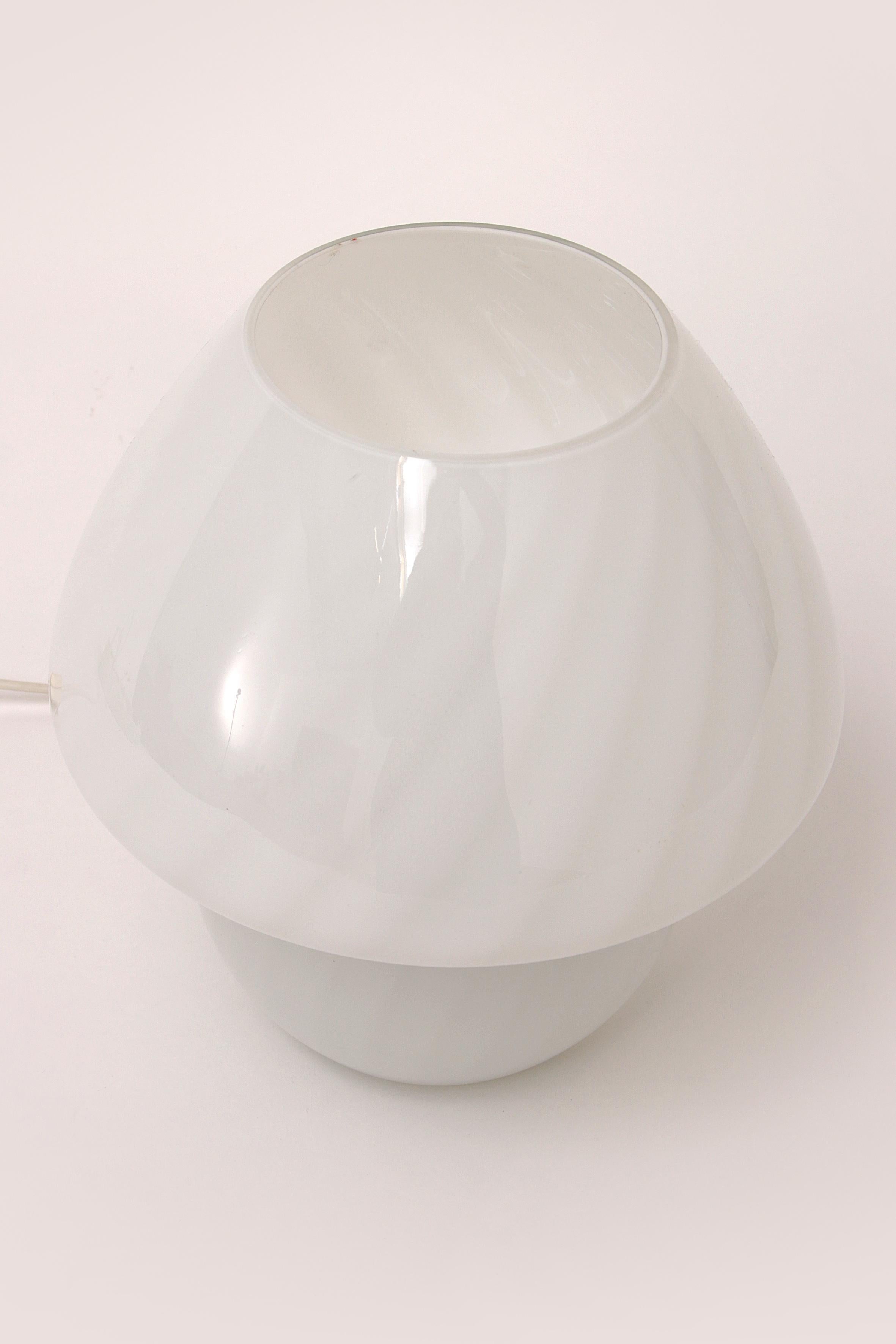 Vintage White Mushroom Lamp by Glashutte, 1960 Germany In Good Condition For Sale In Oostrum-Venray, NL