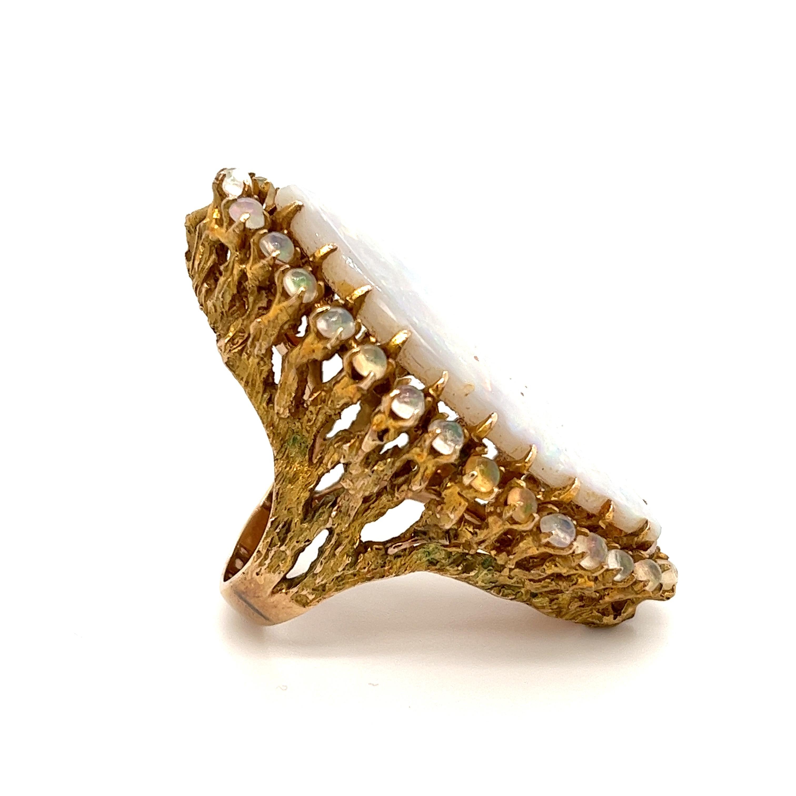 Ring mit weißem Opal in 14k Gelbgold im Baumstil für Frauen (Retro) im Angebot