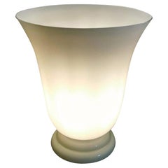 Lampe vintage en verre opalin blanc:: France:: 1950