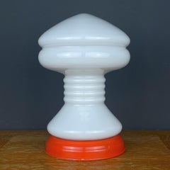 Lampe de bureau vintage en verre opalin blanc, Italie, années 1970
