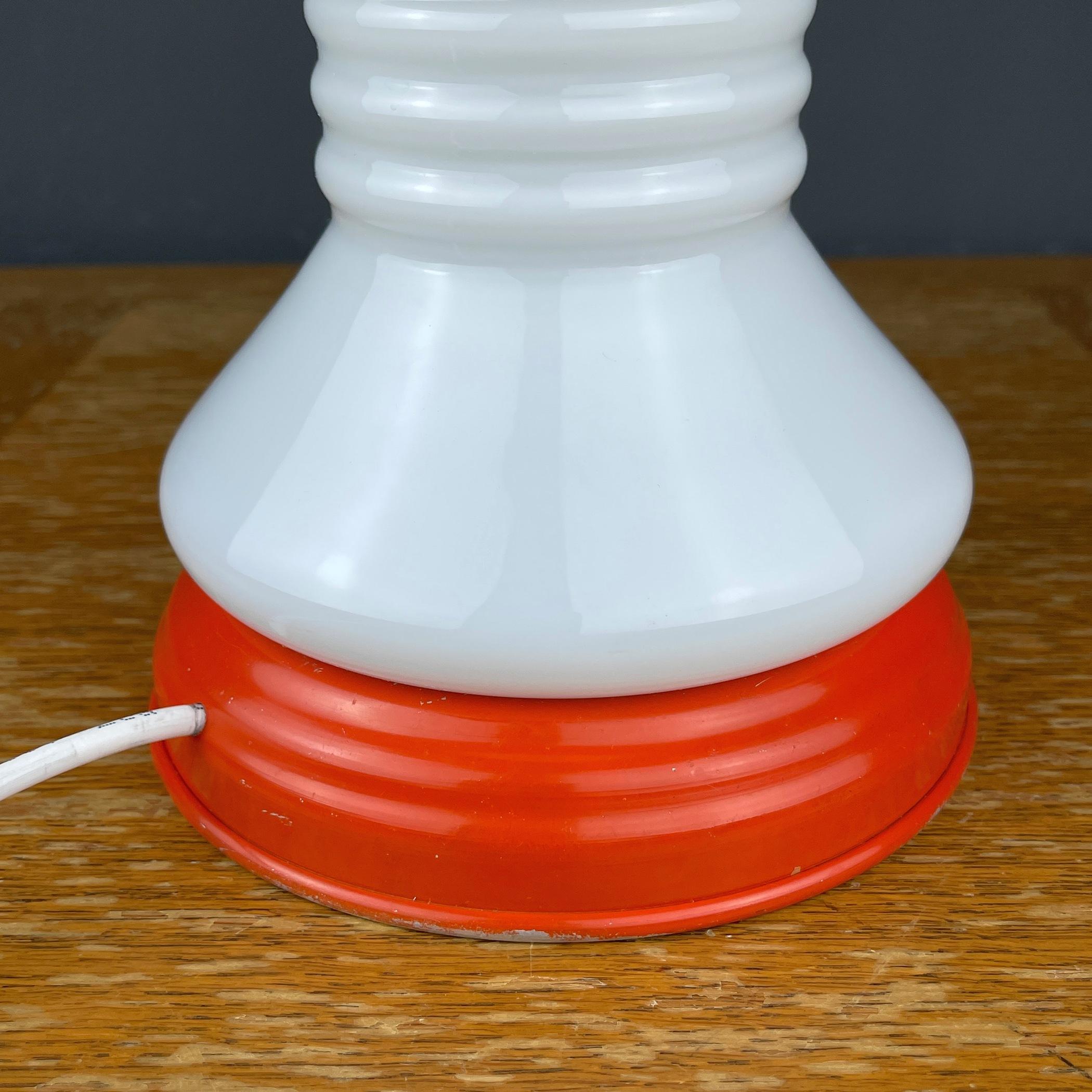 Vintage white opaline glass table lamp Italy 1970s For Sale 2