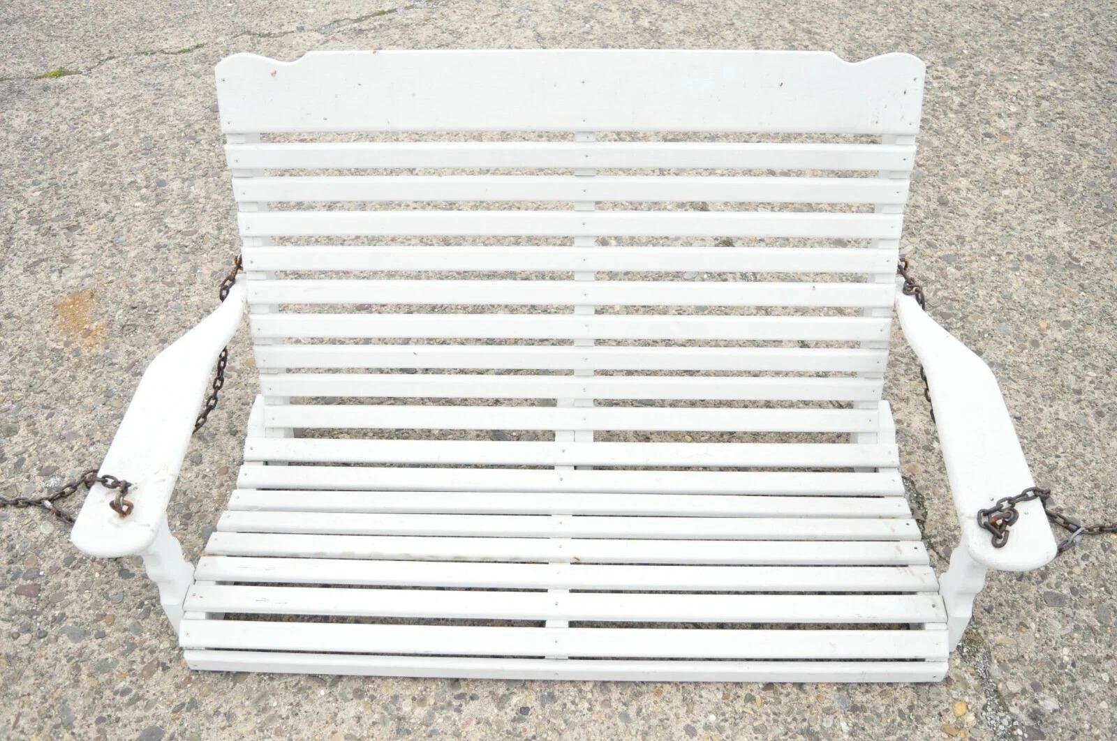 Banc de jardin suspendu à lattes en bois peint en blanc Vintage Love Seat Swing en vente 5