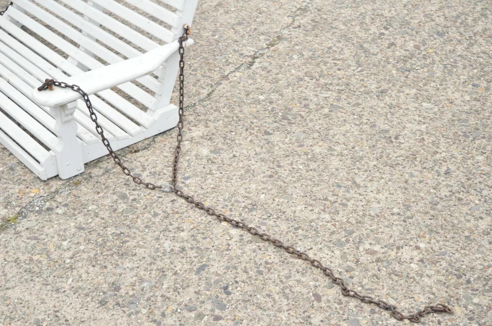 Banc de jardin suspendu à lattes en bois peint en blanc Vintage Love Seat Swing en vente 1