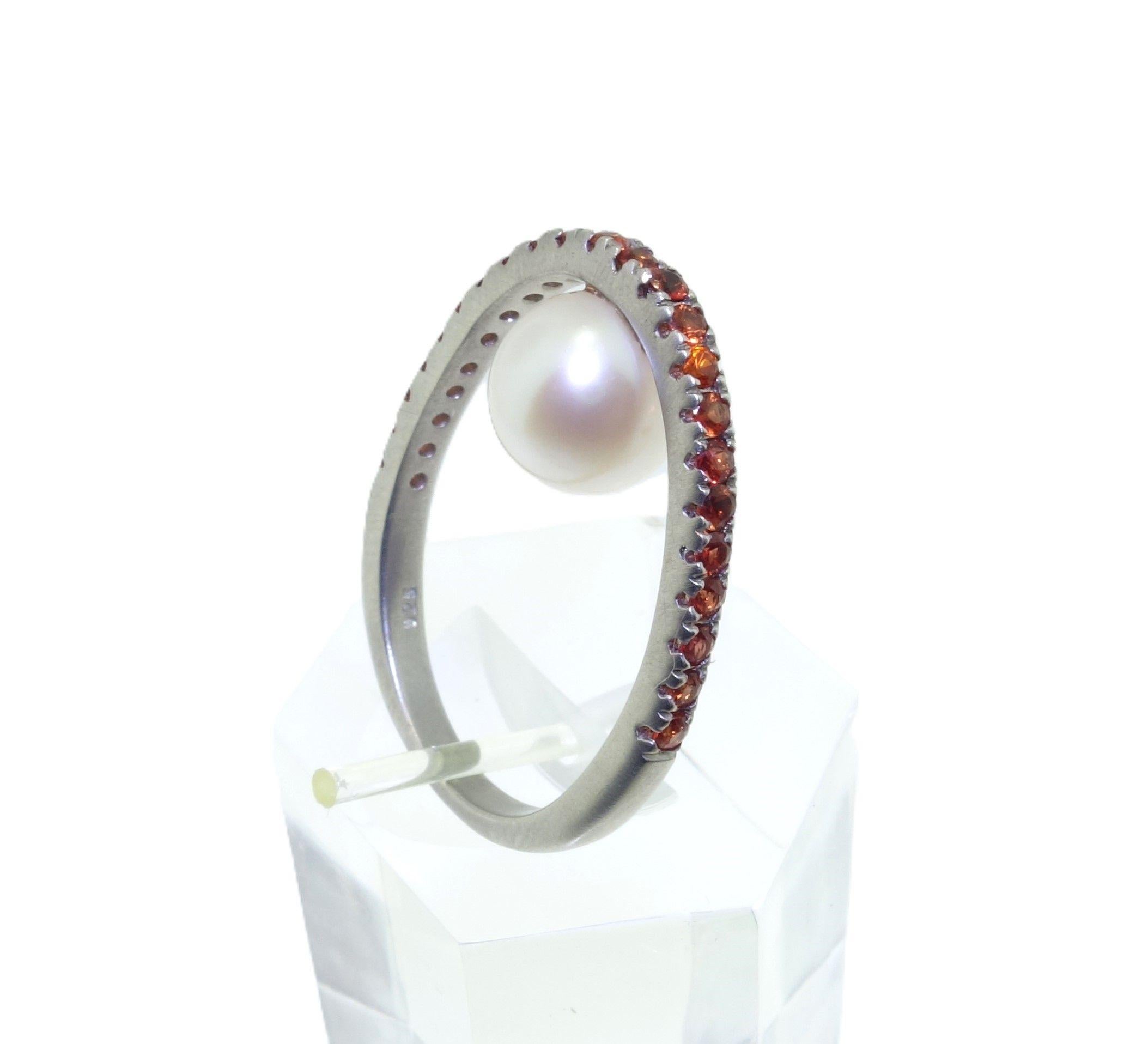 Vintage White Pearl and Orange Sapphire Sterling Silver Statement Ring For Sale 3