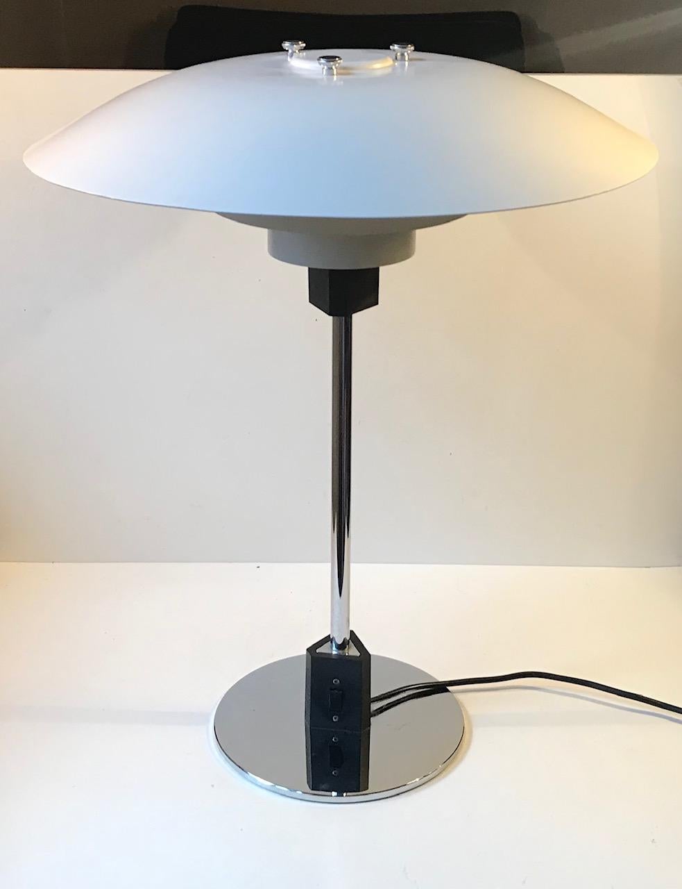 Mid-20th Century Vintage White PH 4/3 Table Lamp by Poul Henningsen, Louis Poulsen, 1970s