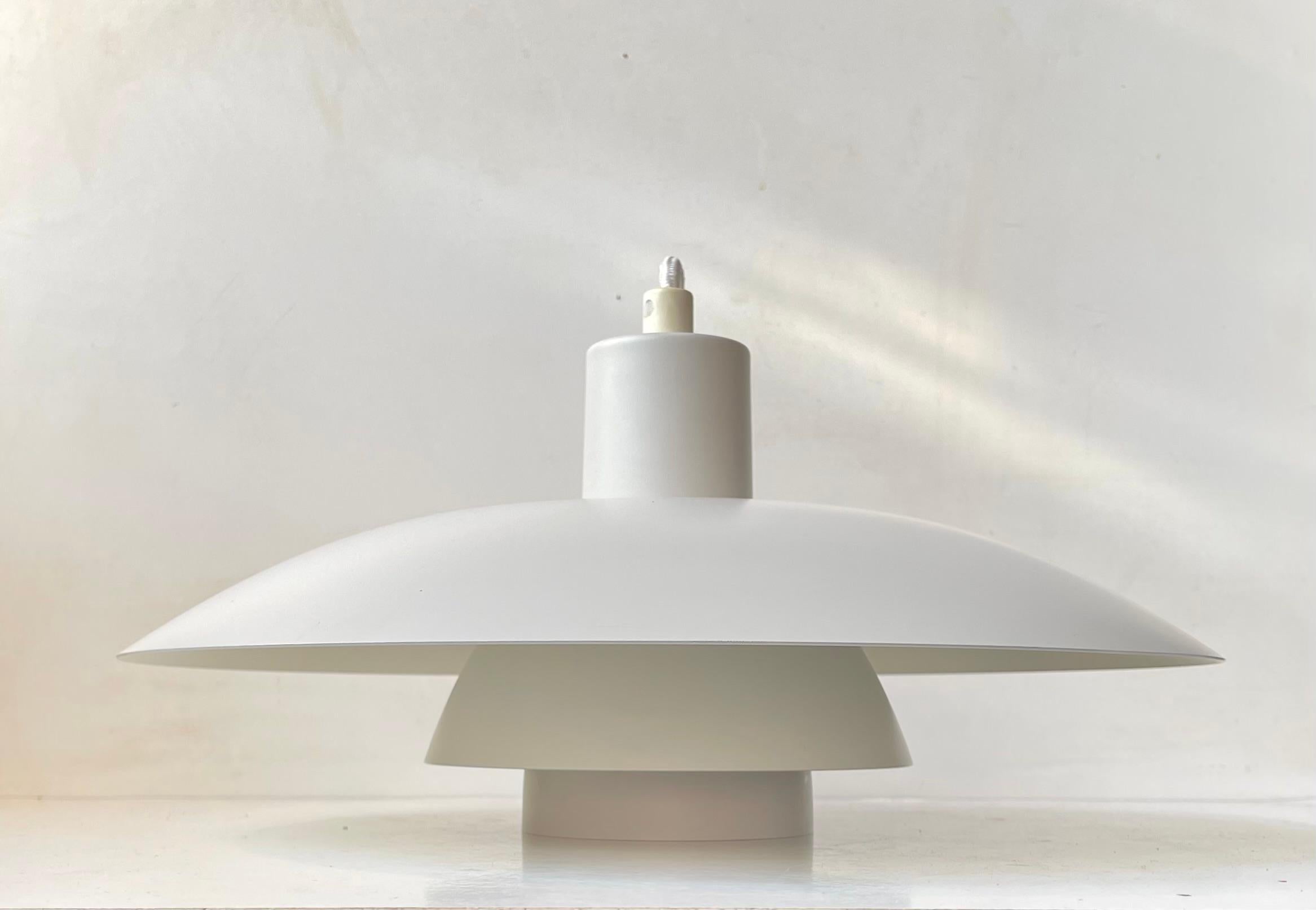 Powder-Coated Vintage White PH4 / 3 Pendant Lamp by Poul Henningsen for Louis Poulsen For Sale