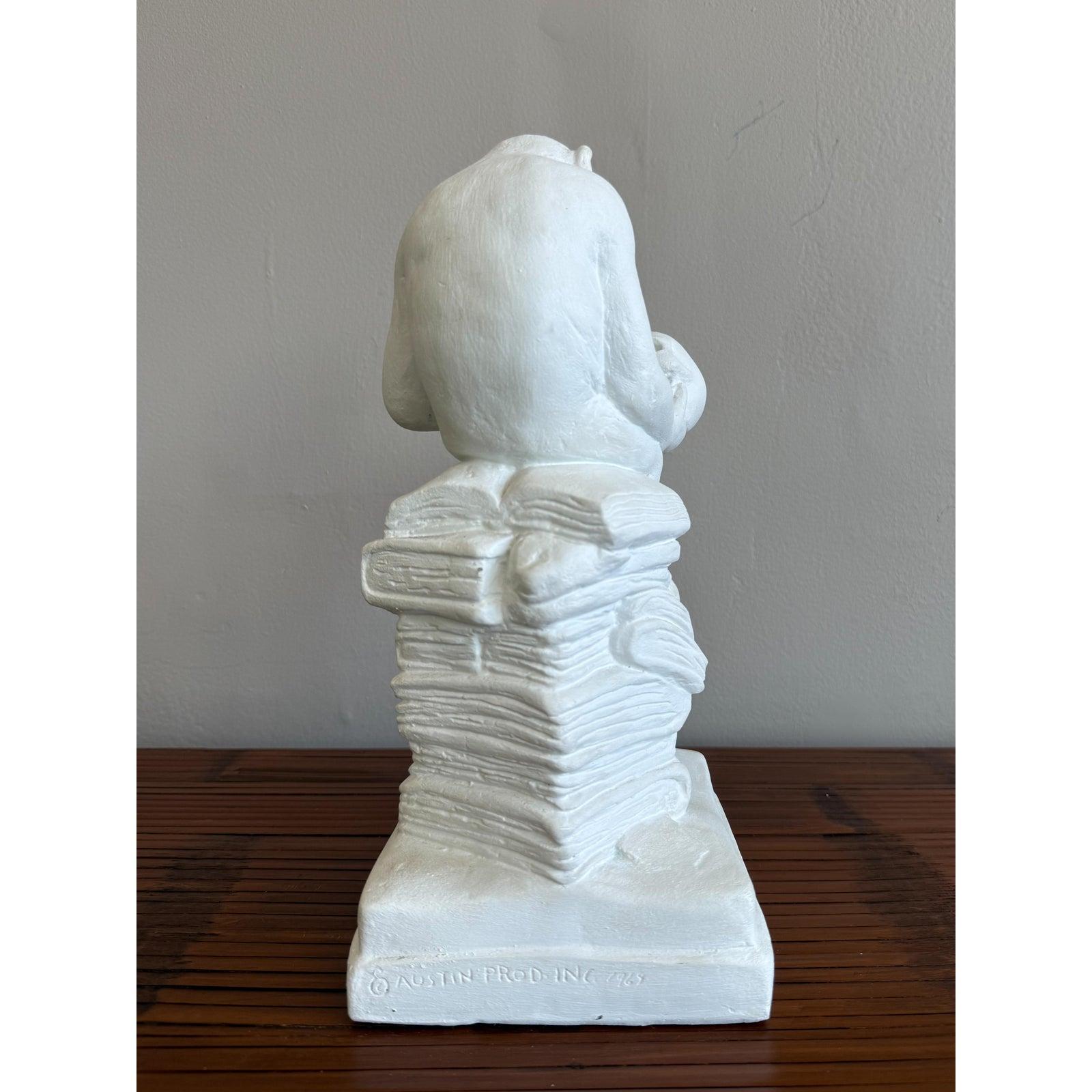 Hollywood Regency Statua di scimmia filosofa in gesso bianco vintage in vendita