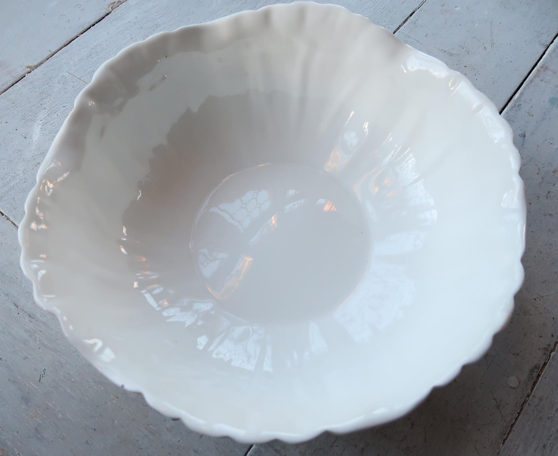 Vintage White Porcelain Cabbage Leaf Shaped Bowl. English C.1930. In Good Condition In St Annes, Lancashire