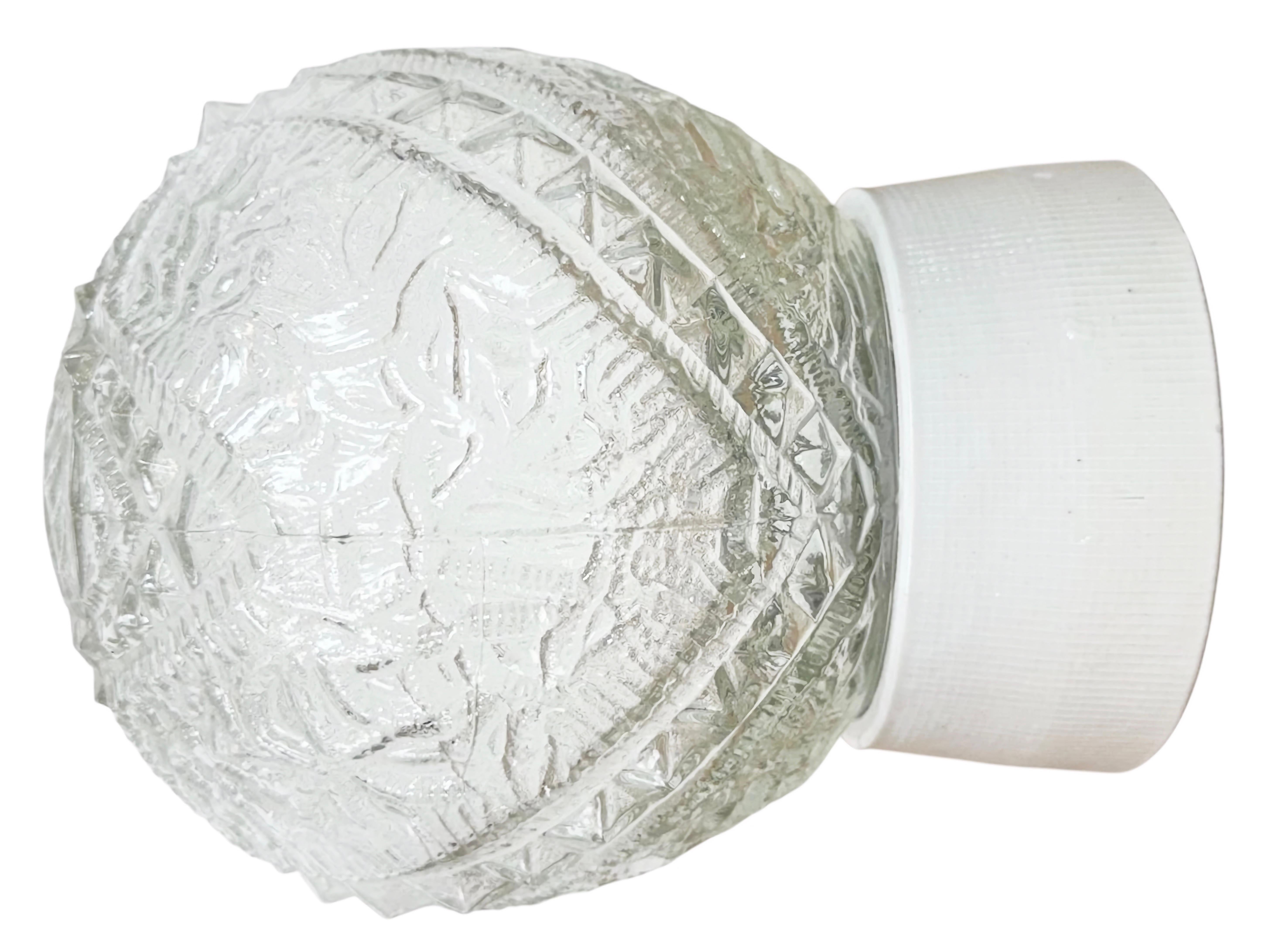 Lámpara de techo vintage de porcelana blanca, años 70 en venta 6