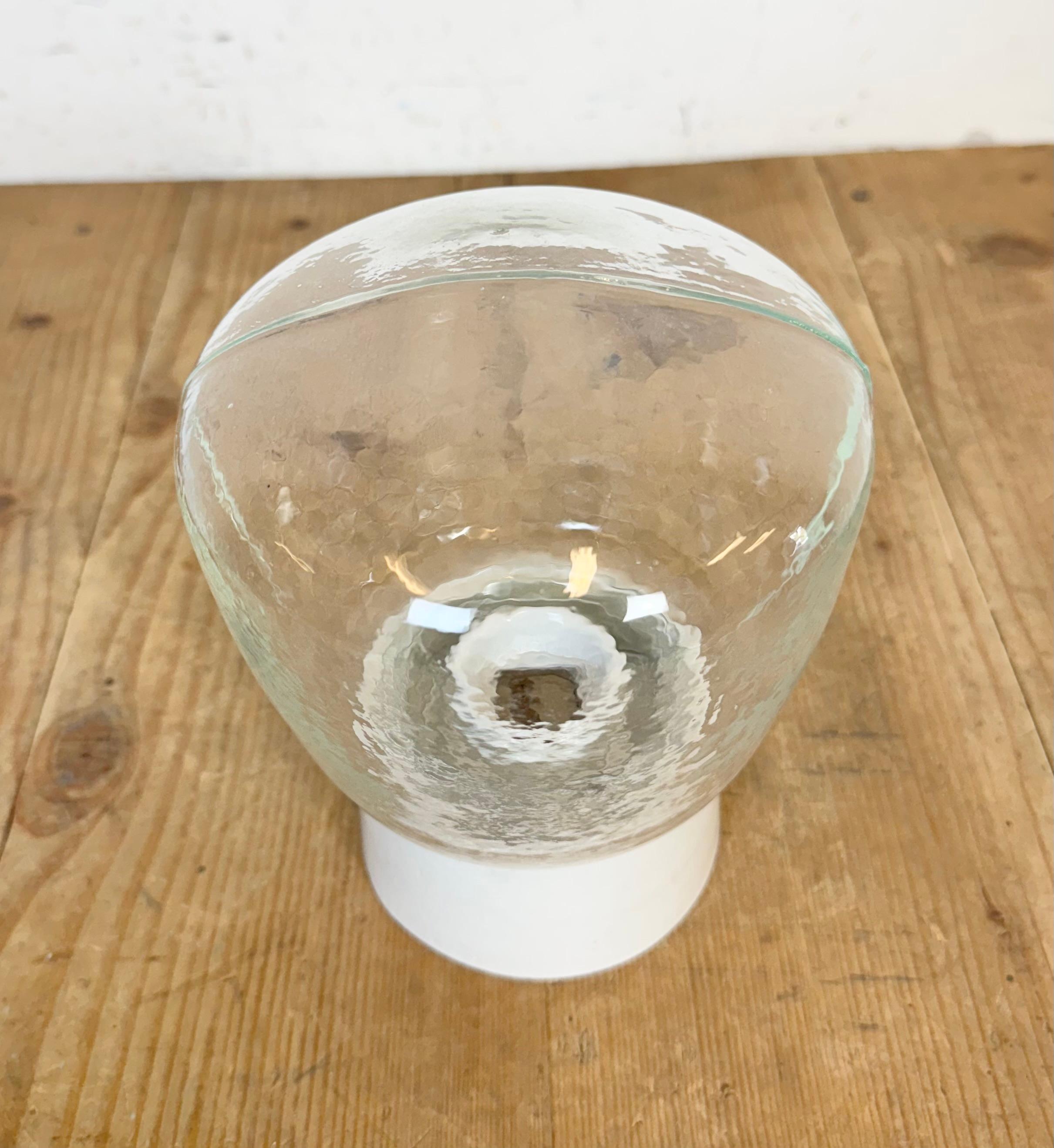 Fin du 20e siècle Plafonnier vintage en porcelaine blanche, années 1970 en vente