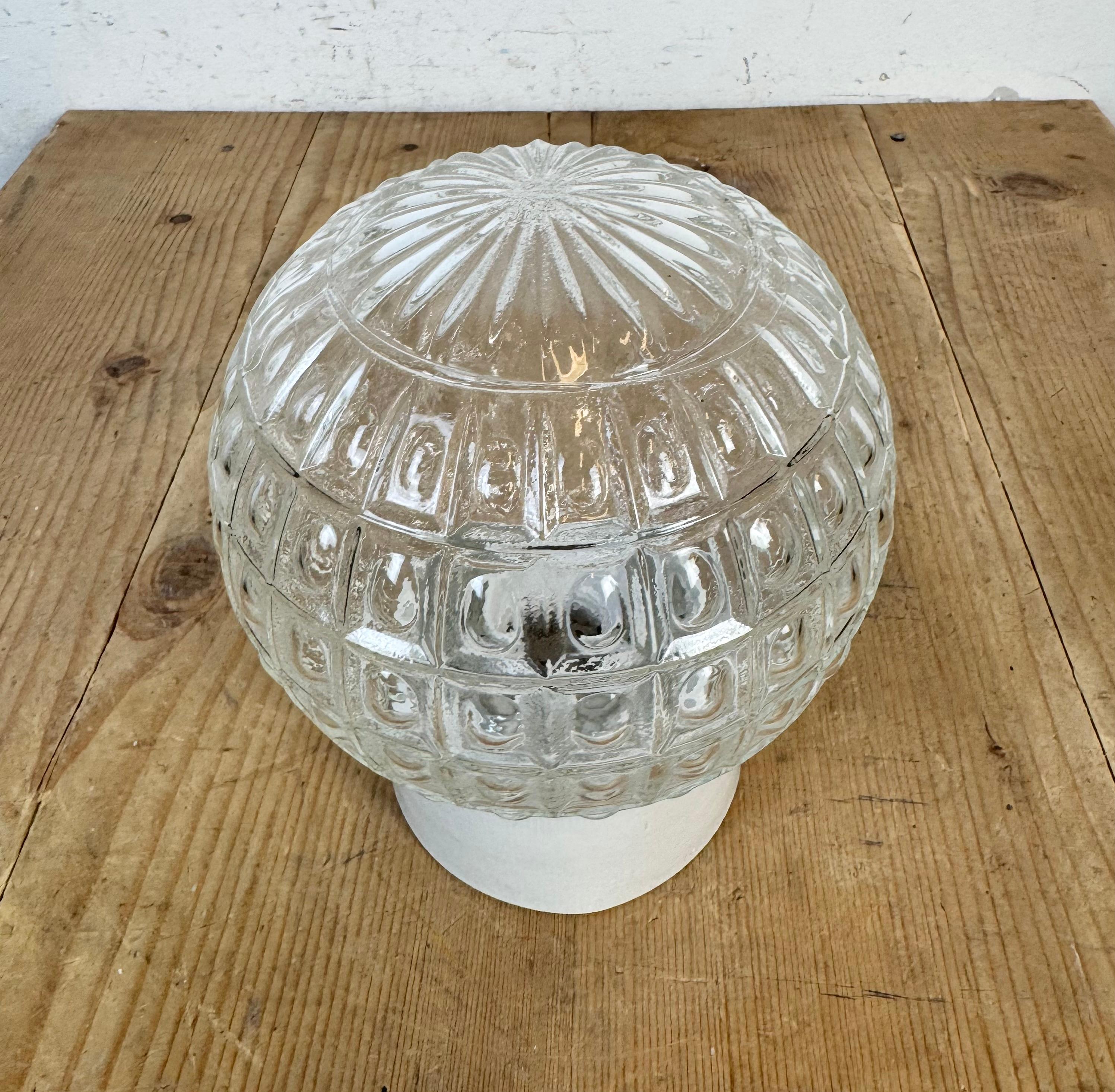 Porcelaine Plafonnier vintage en porcelaine blanche, années 1970 en vente