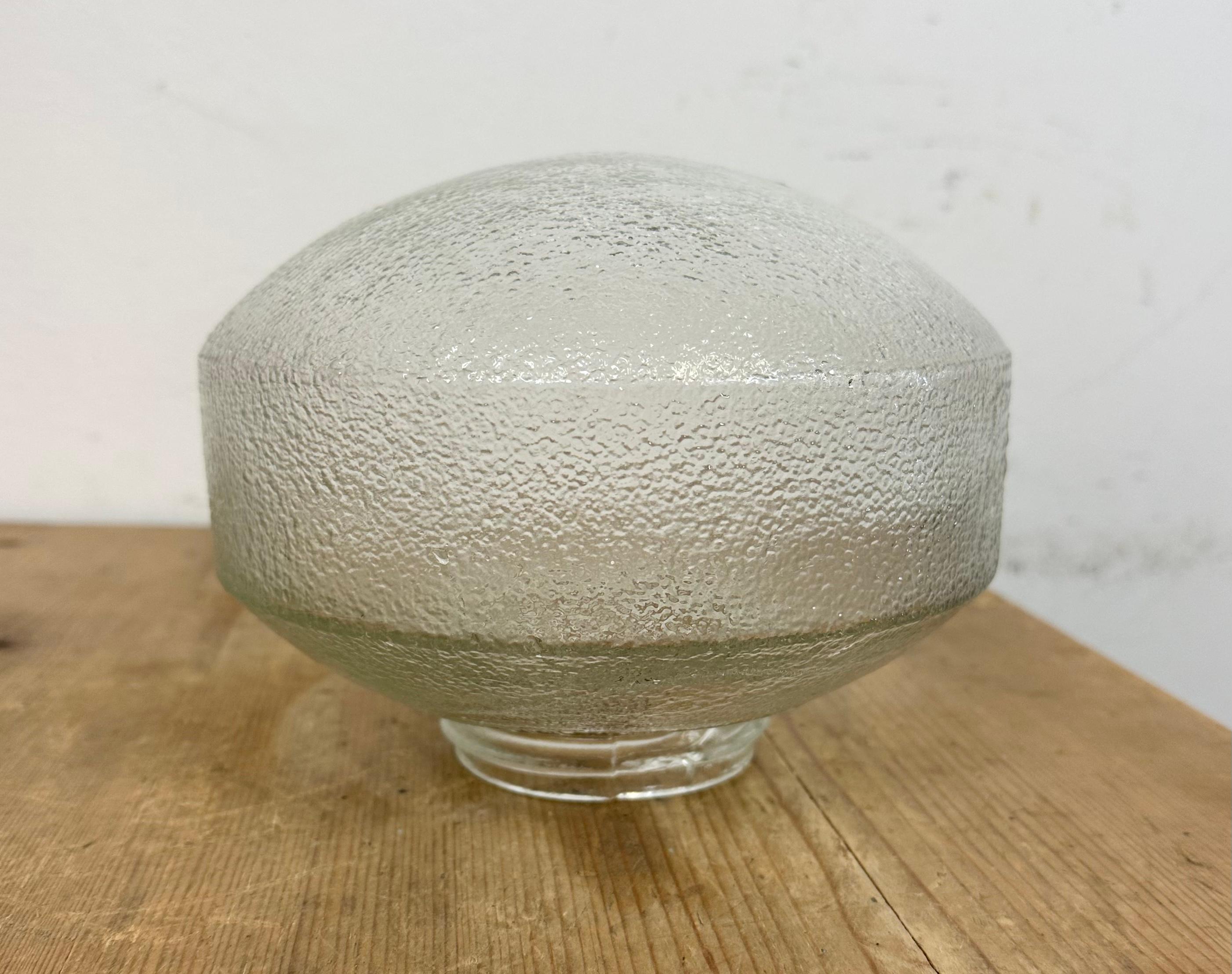Porcelaine Plafonnier vintage en porcelaine blanche avec verre dépoli, années 1970 en vente