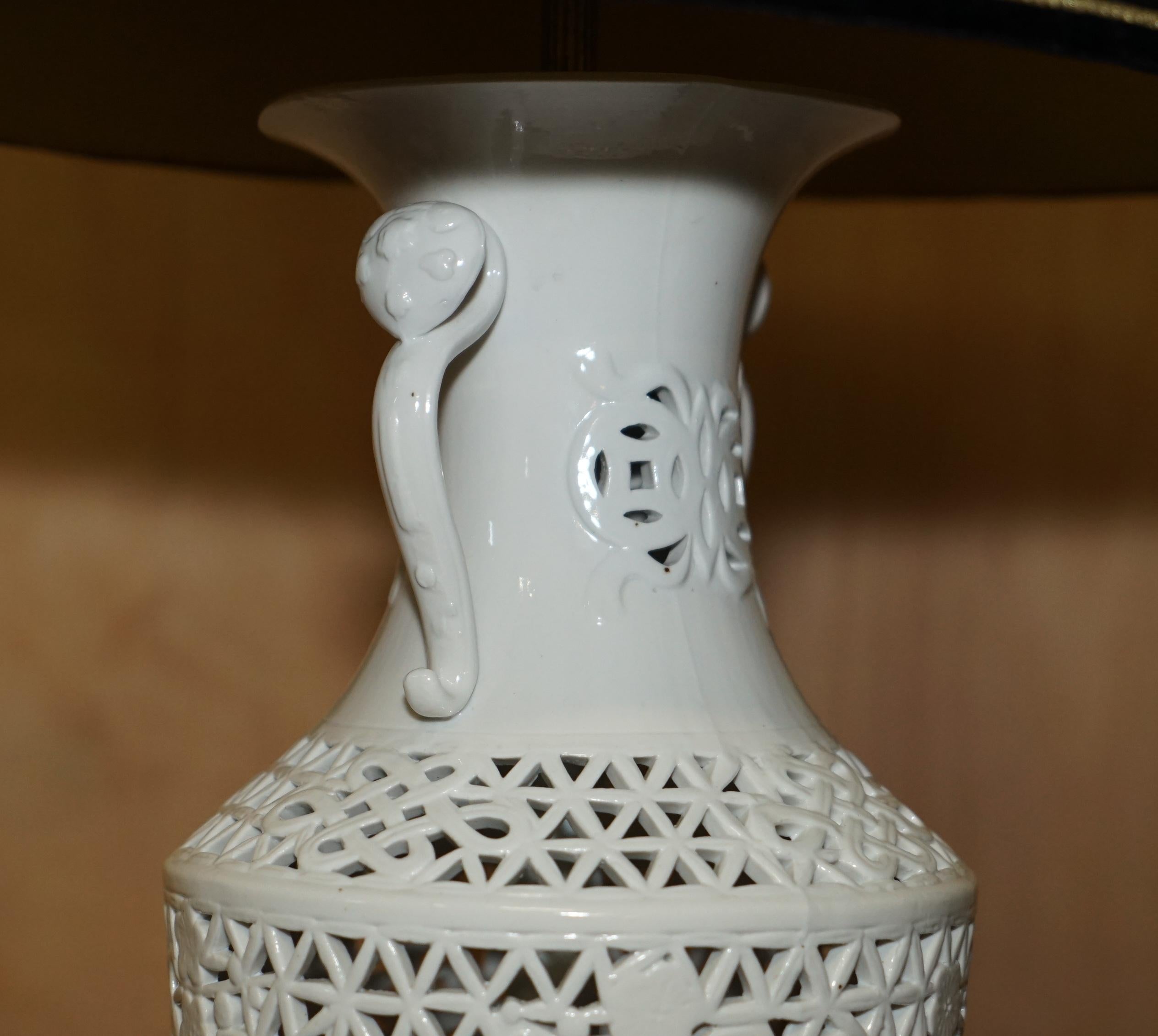 20th Century VINTAGE WHITE PORCELAIN CHiNESE STYLE LAMP WITH ORNATELY PIERCED BODY For Sale