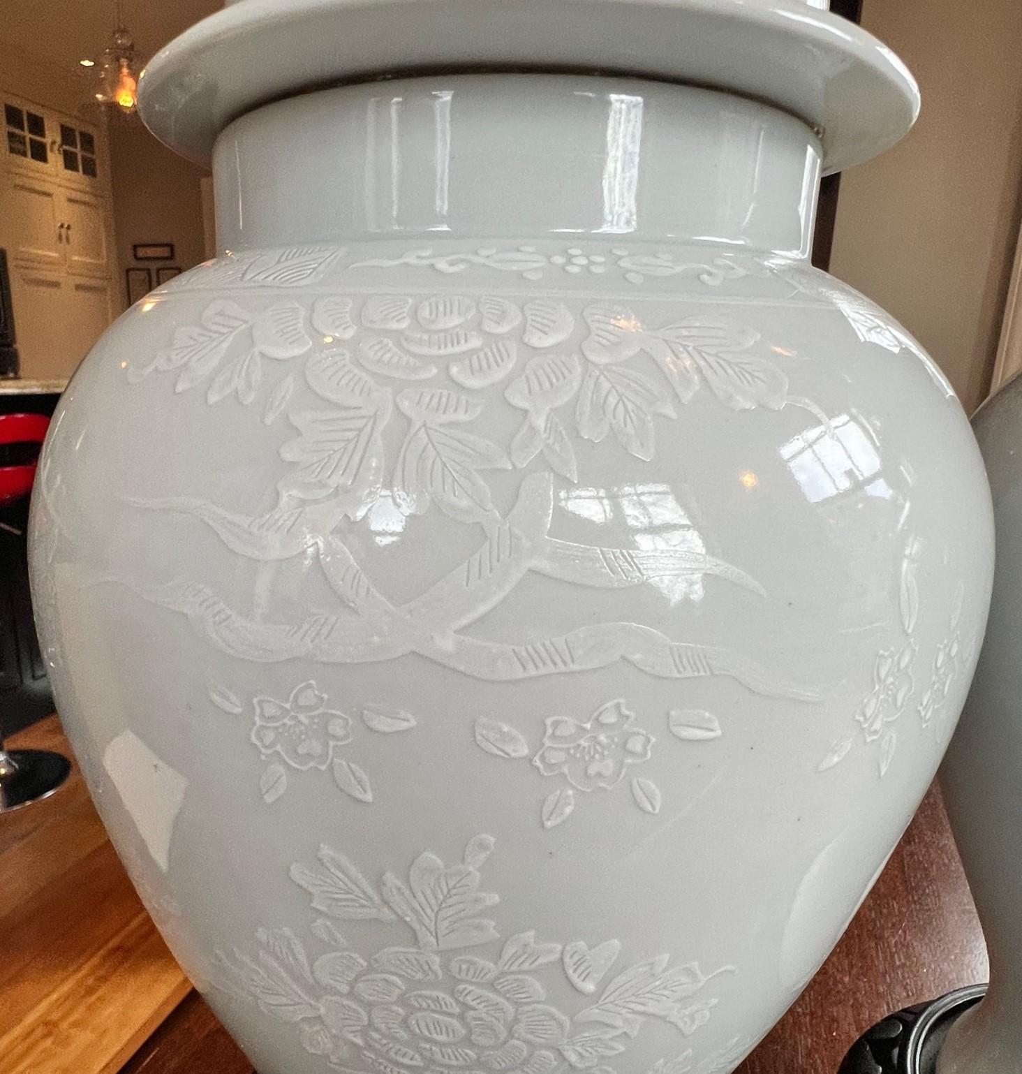 Brass Vintage White Porcelain Ginger Jar Lamps with White Floral Decoration For Sale