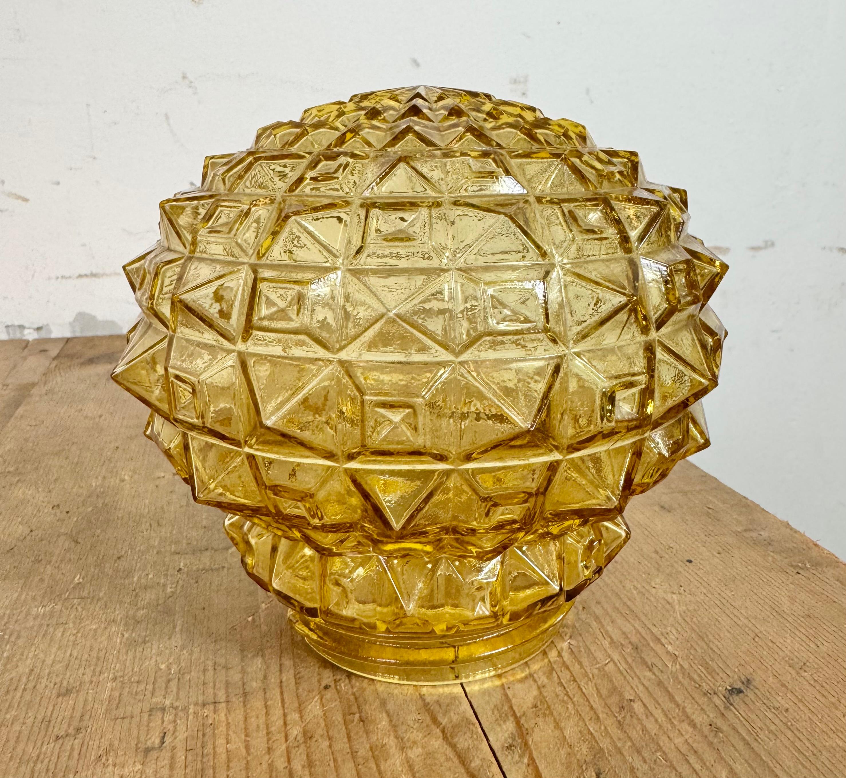 Lampada a sospensione in porcellana bianca vintage, anni '70 in vendita 4