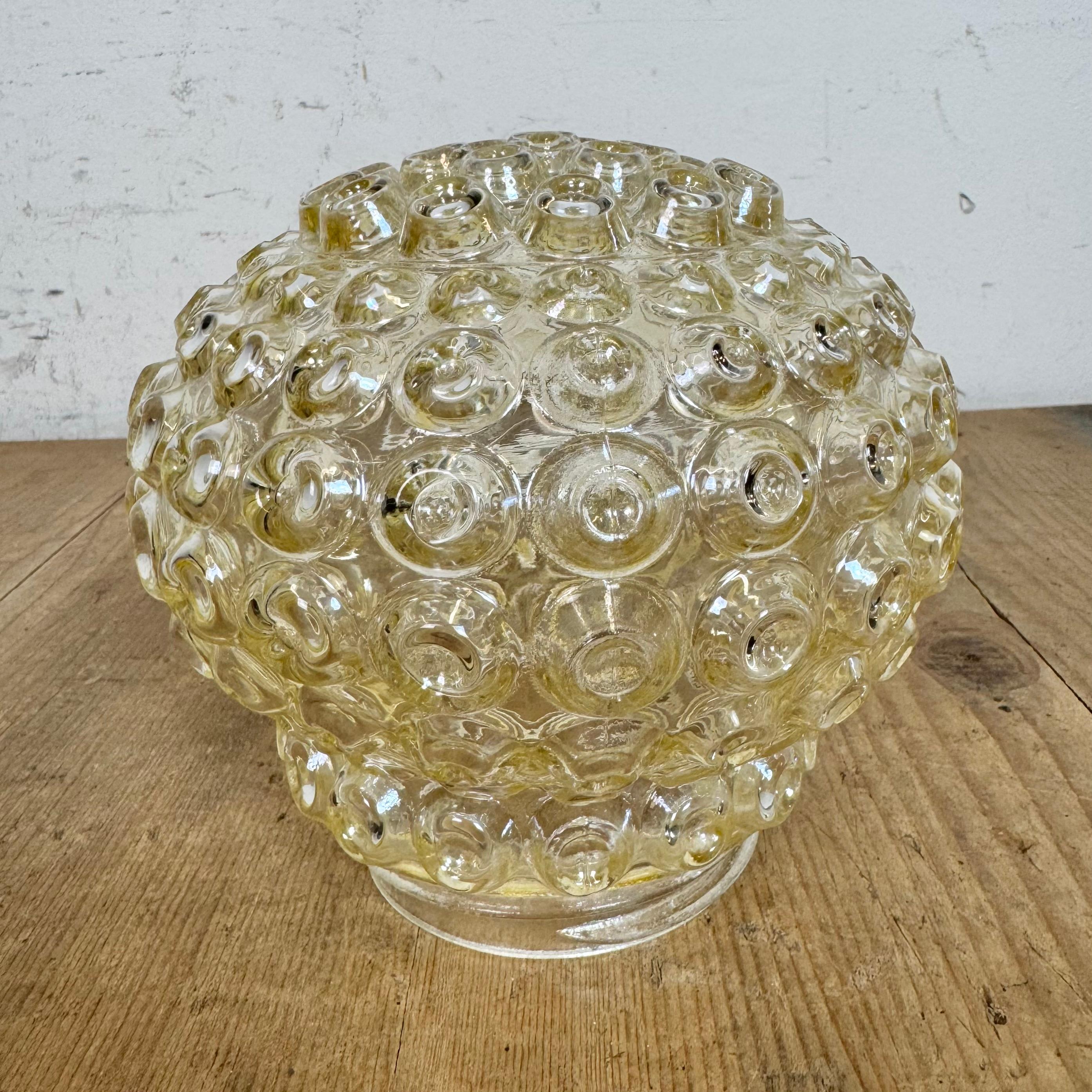 Lampada a sospensione in porcellana bianca vintage, anni '70 in vendita 4
