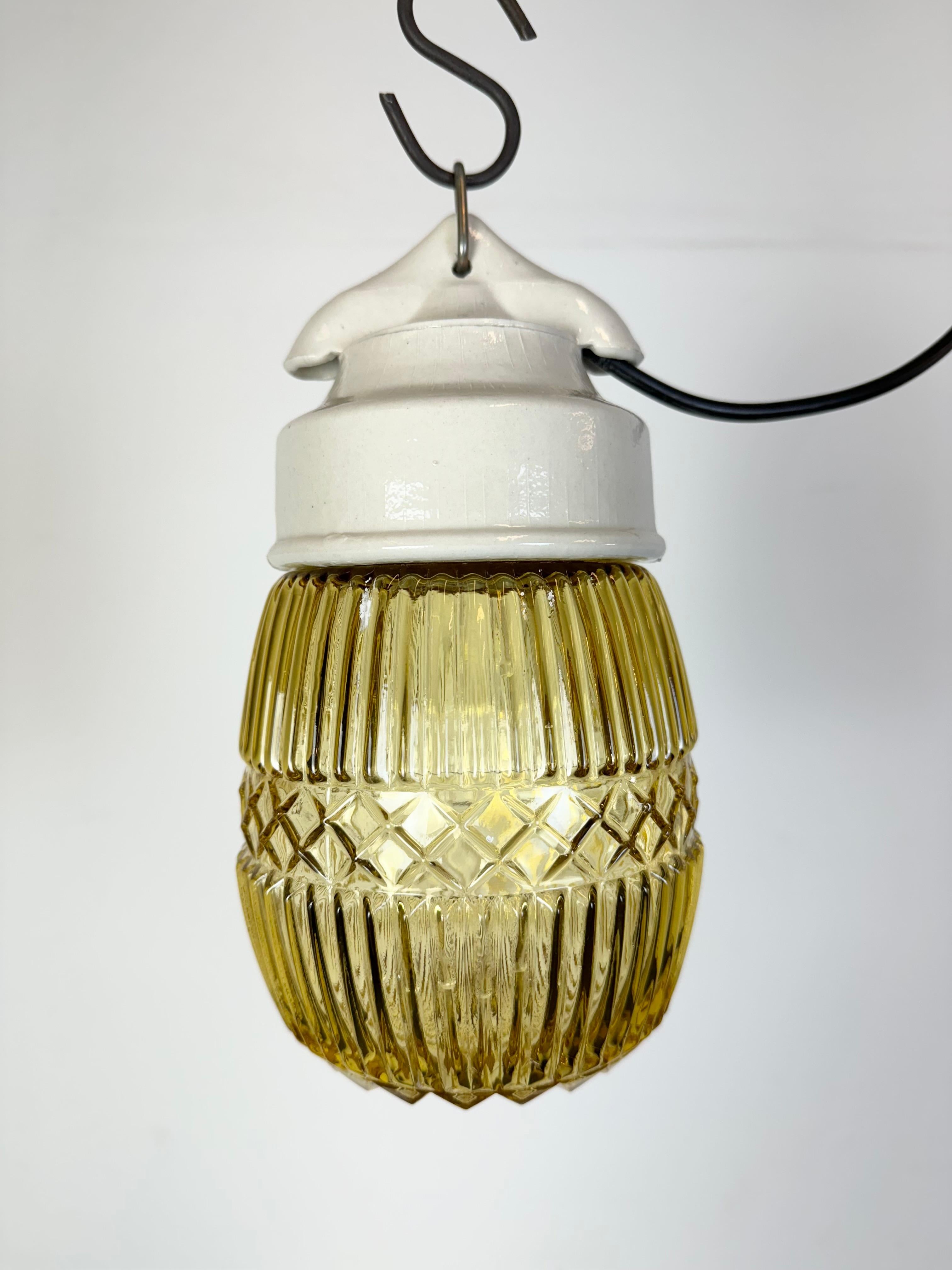 Industriale Lampada a sospensione in porcellana bianca vintage, anni '70 in vendita