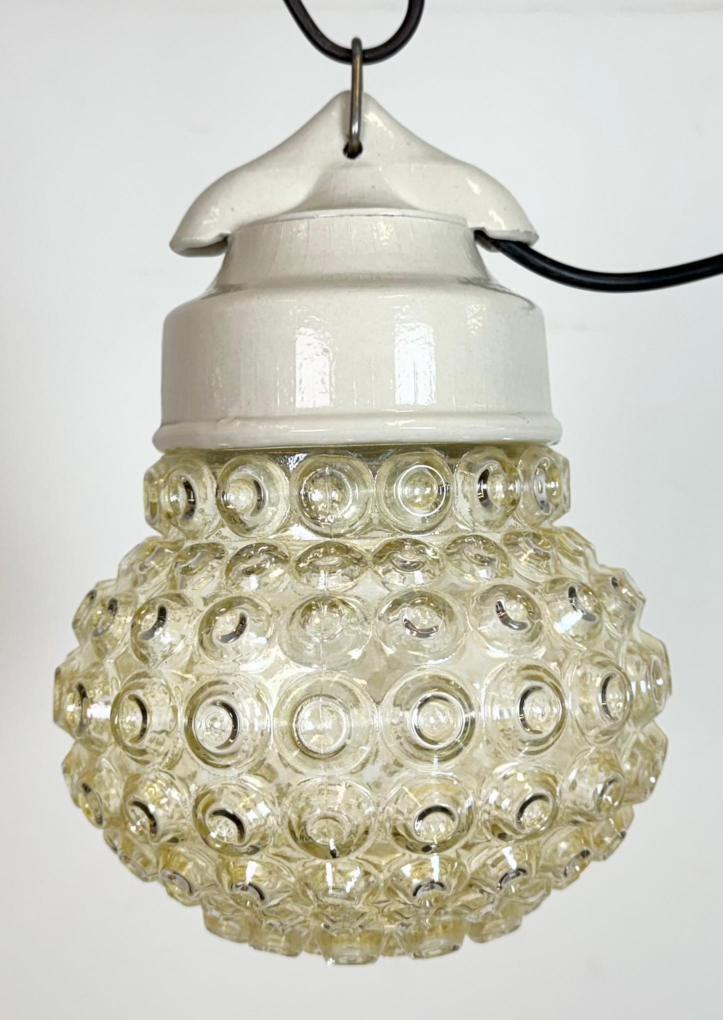 Industriale Lampada a sospensione in porcellana bianca vintage, anni '70 in vendita