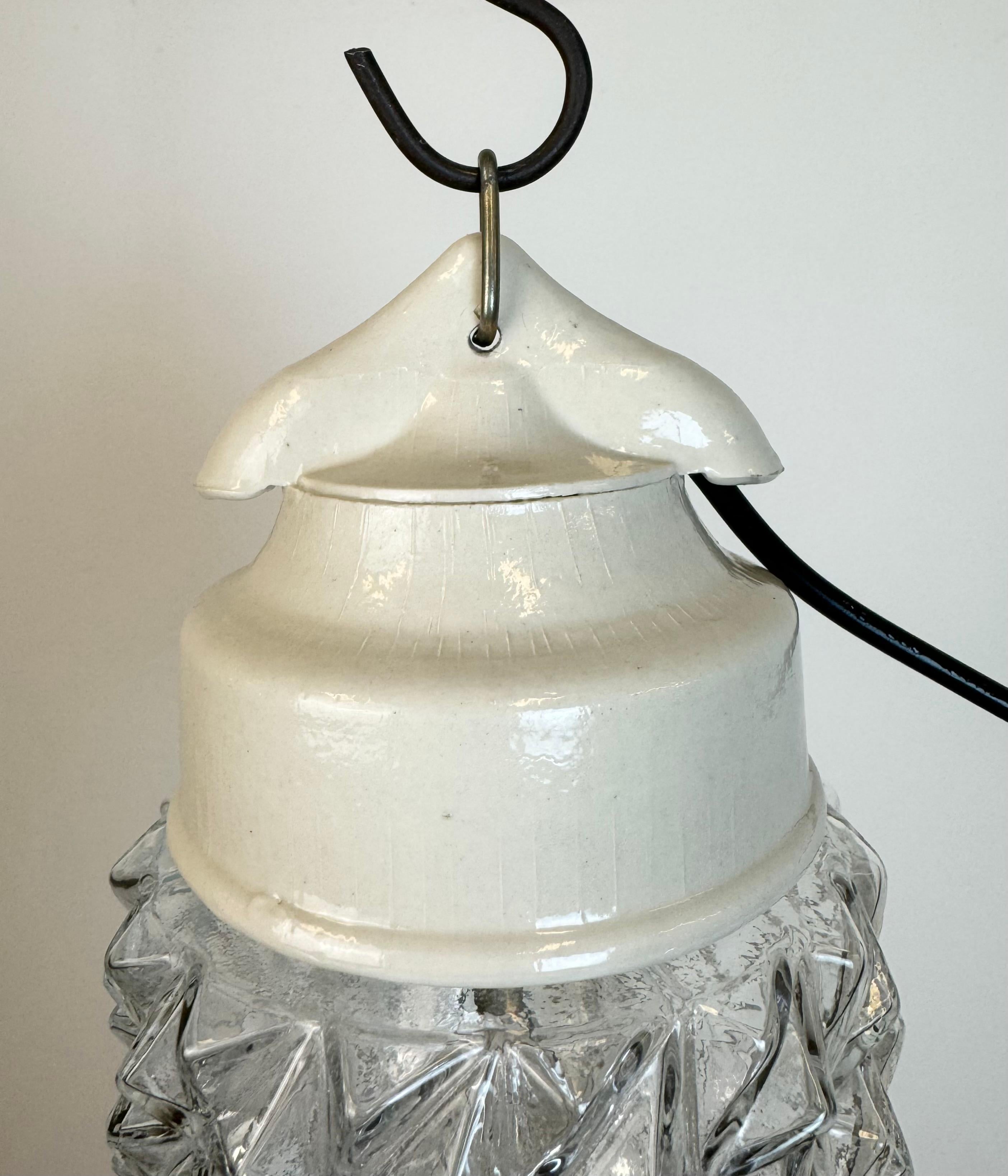 Tchèque Lampe à suspension vintage en porcelaine blanche, années 1970 en vente