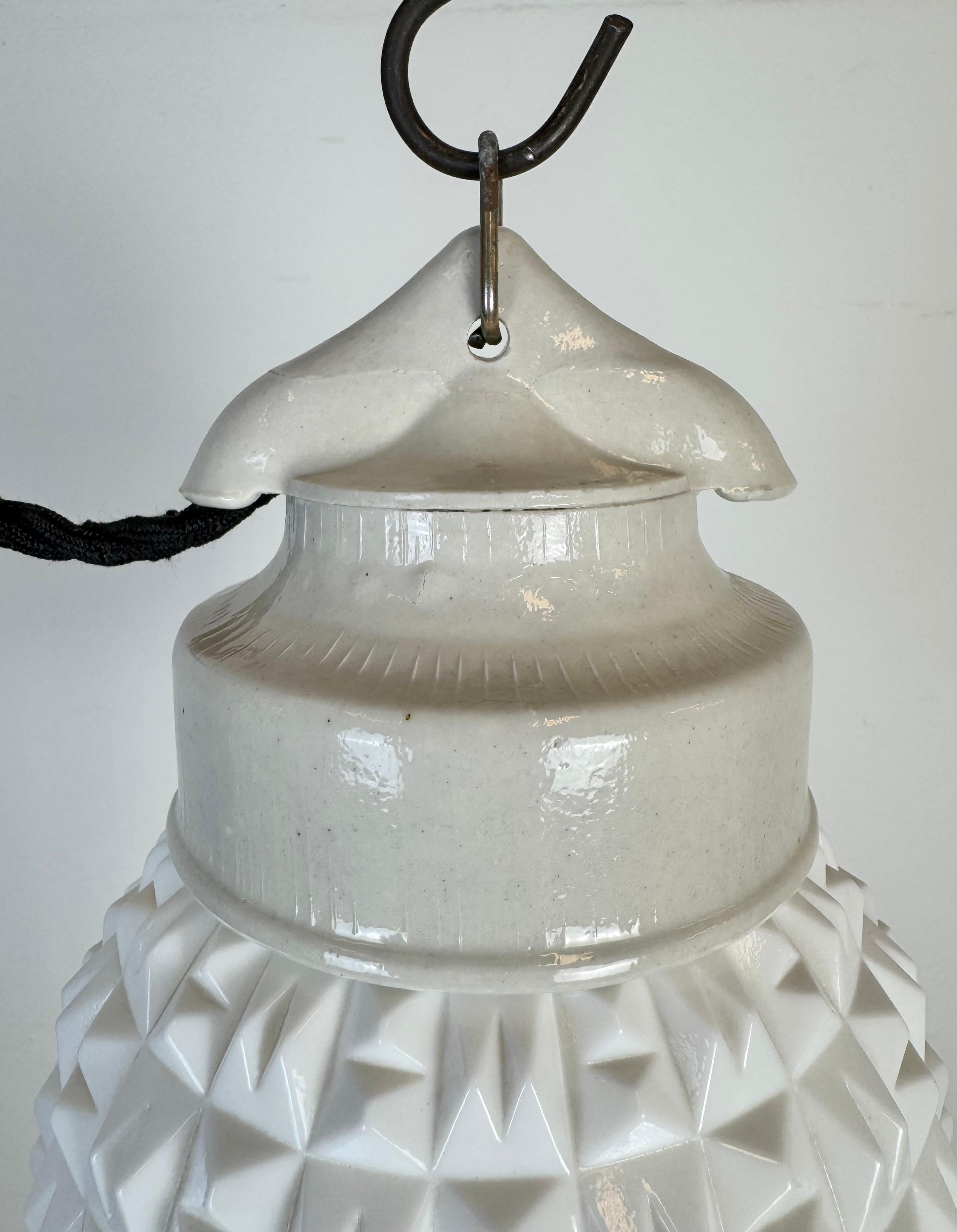 Ceco Lampada a sospensione in porcellana bianca vintage, anni '70 in vendita