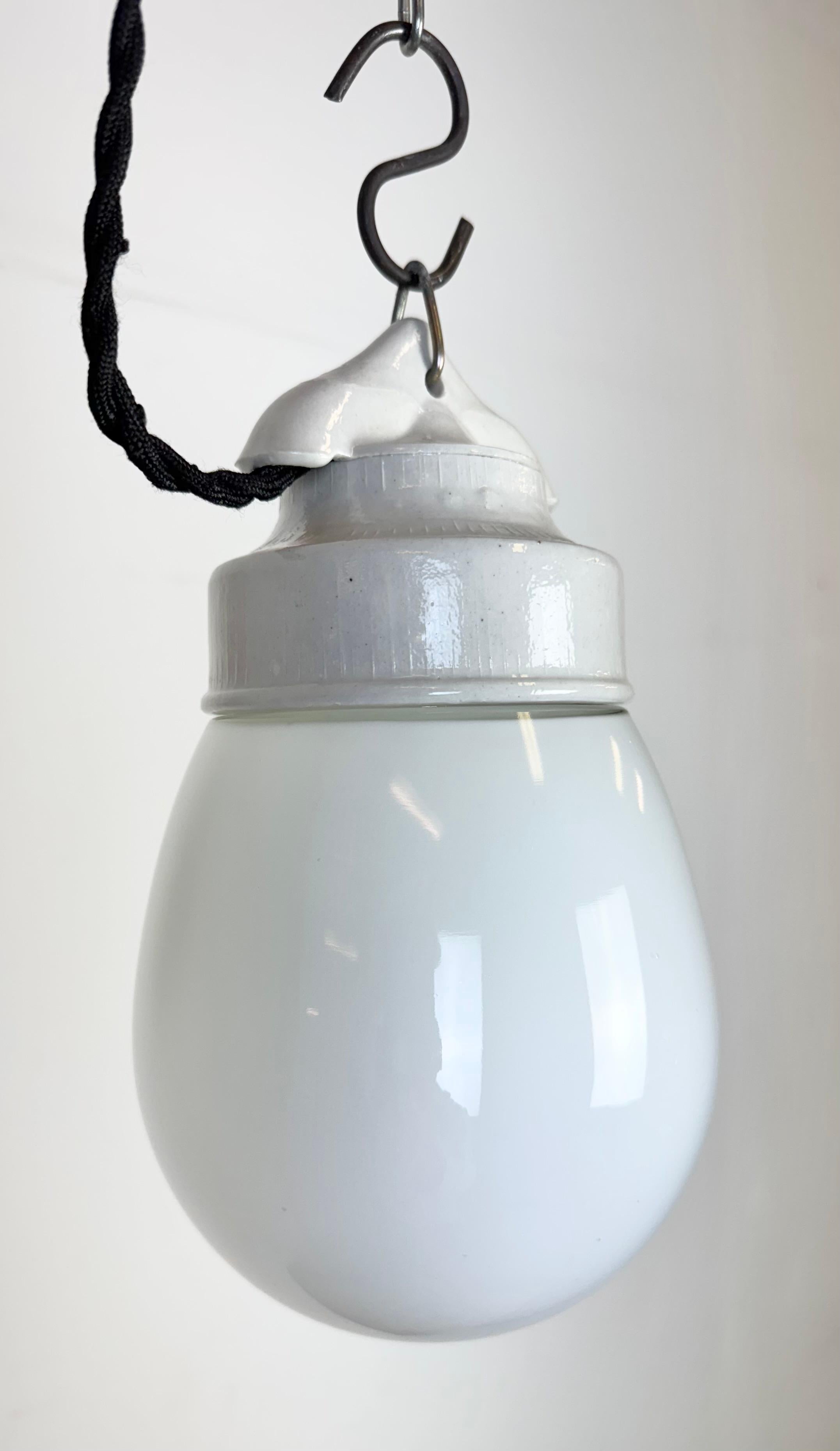 Ceco Lampada a sospensione in porcellana bianca vintage, anni '70 in vendita