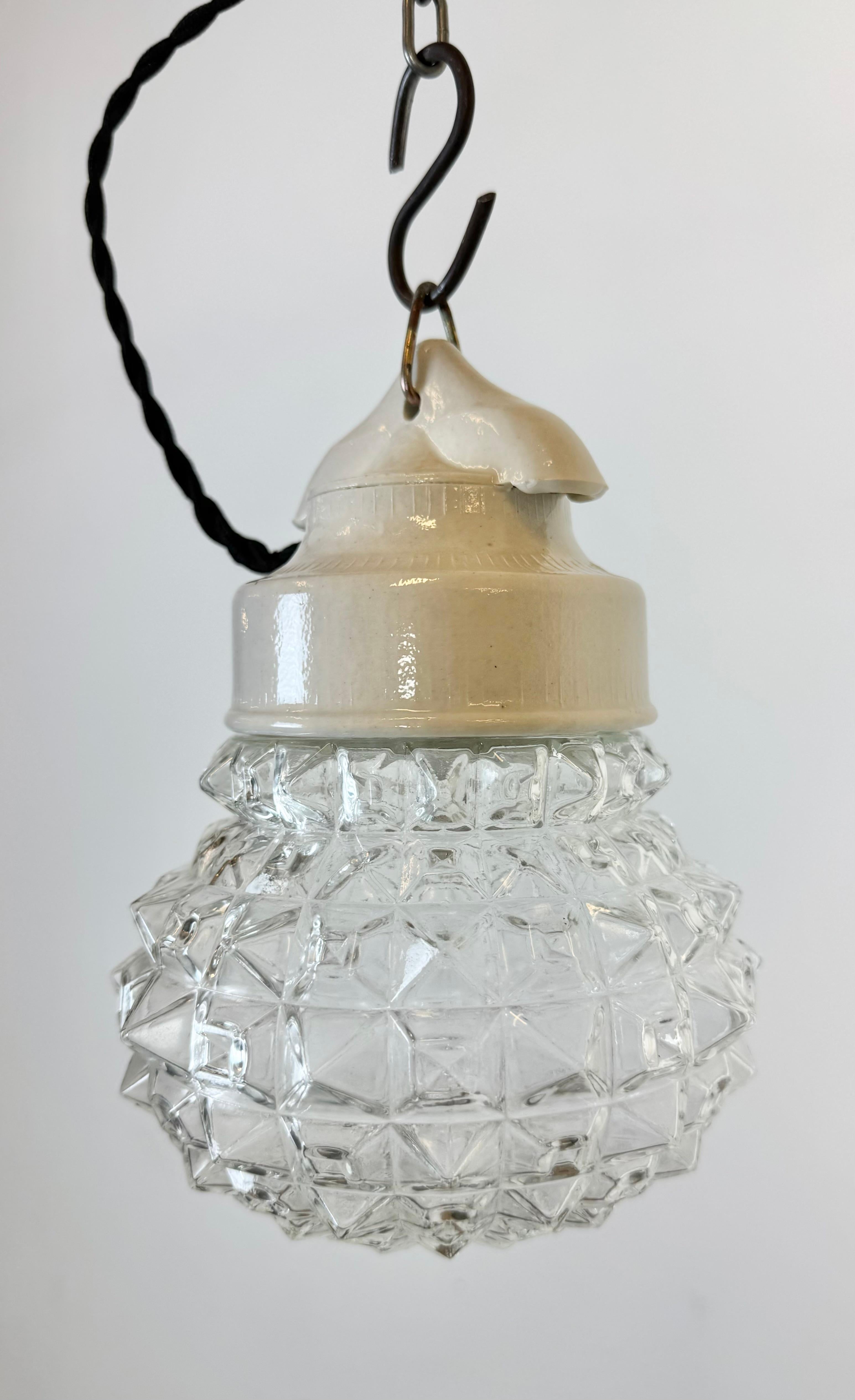 Porcellana Lampada a sospensione in porcellana bianca vintage, anni '70 in vendita