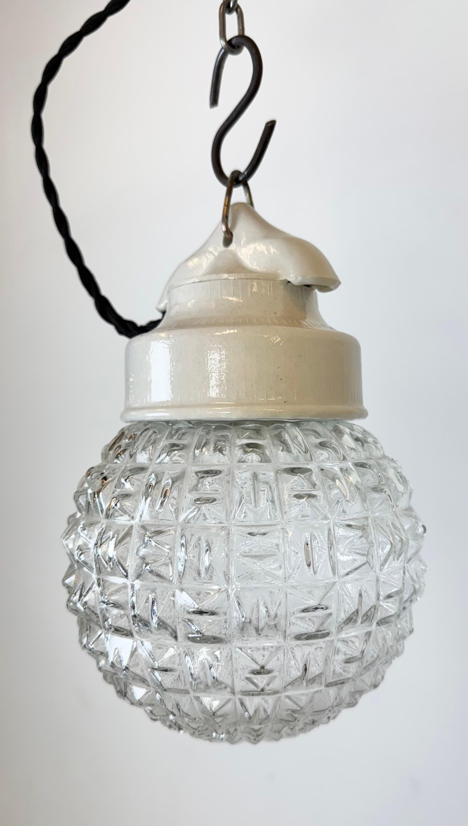 Lámpara colgante vintage de porcelana blanca, años 70 Porcelana en venta