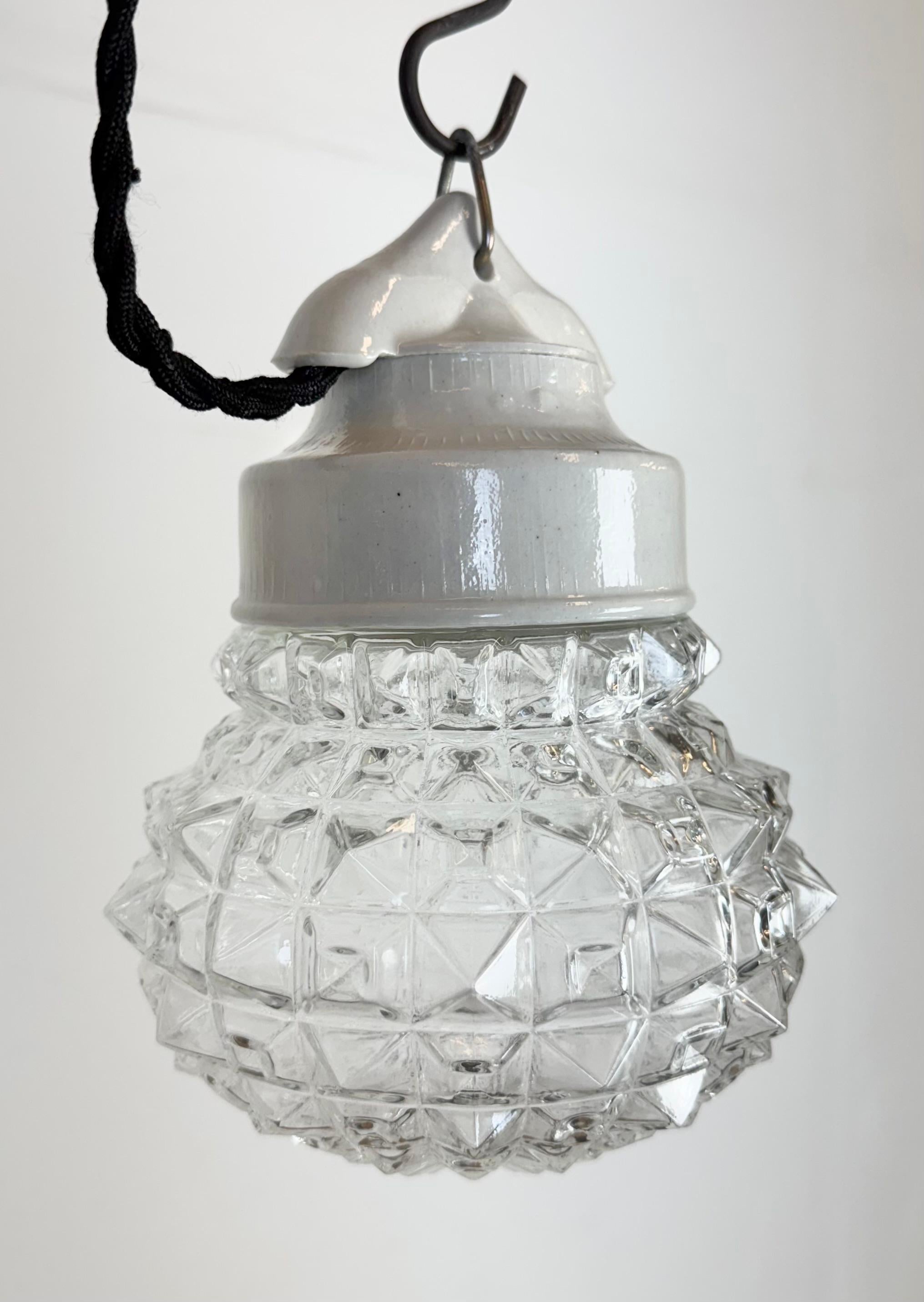 Lampada a sospensione in porcellana bianca vintage, anni '70 in vendita 1
