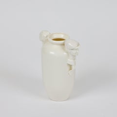 Vintage Weiß Porzellan Vase w / männlich + weiblich Büsten akzentuiert Griffe