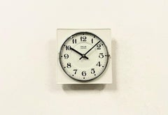 Reloj de pared vintage de porcelana blanca de Prim, años 70