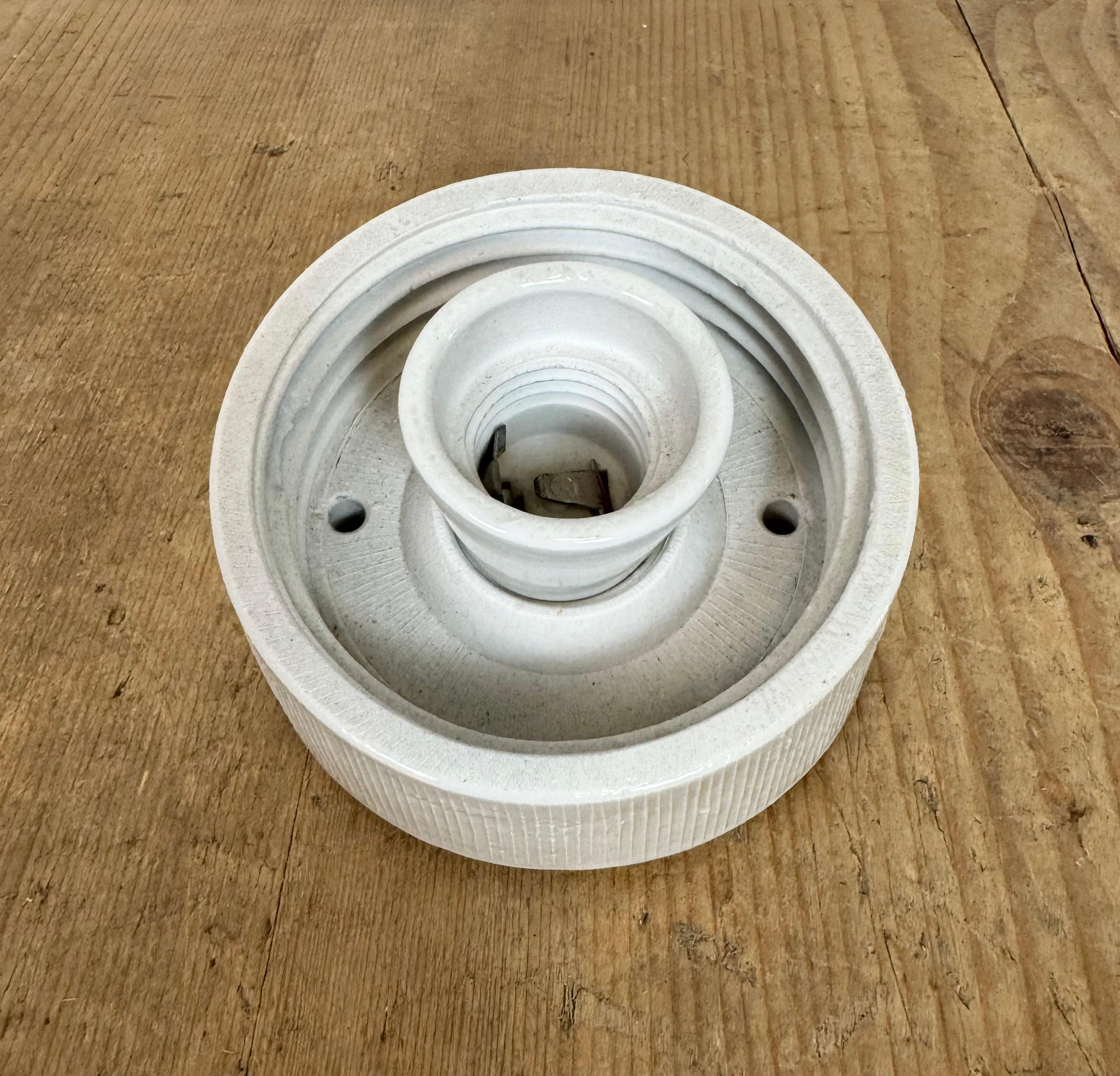 Aplique vintage de porcelana blanca, años 70 en venta 3