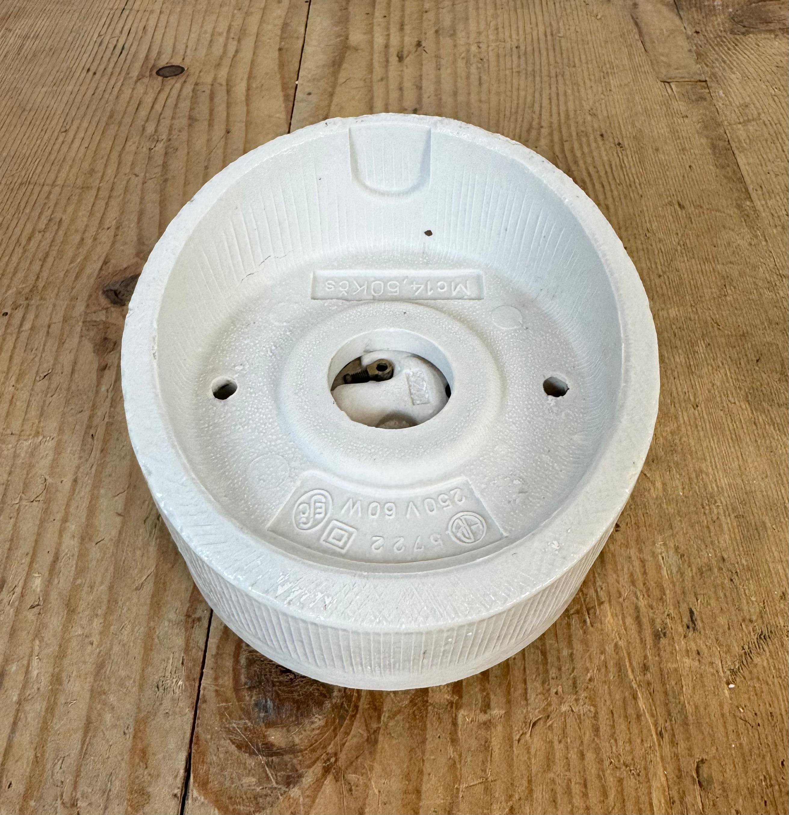 Applique murale vintage en porcelaine blanche, années 1970 en vente 4
