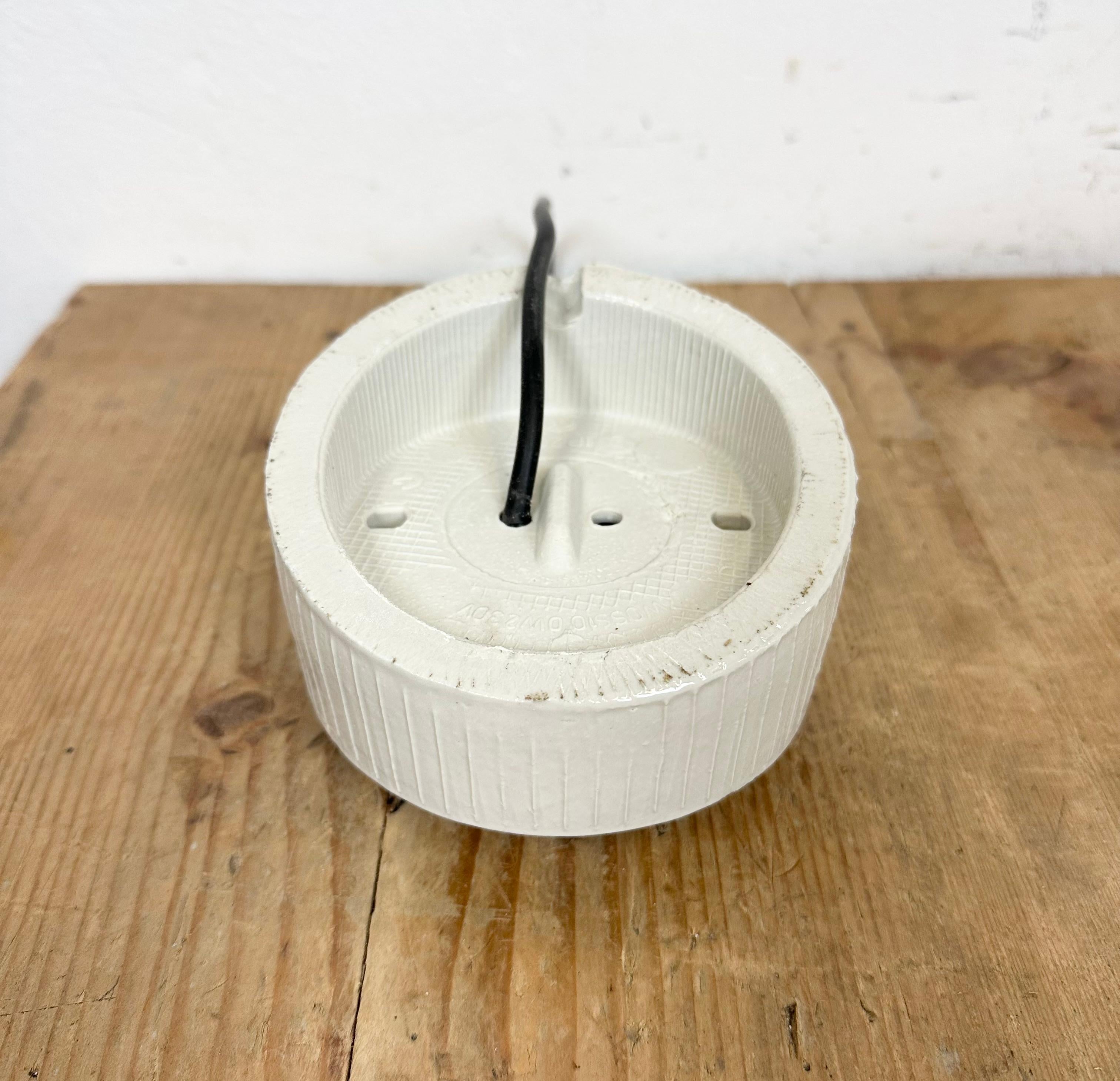 Vintage White Porcelain Wall Light, 1970s For Sale 5