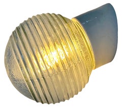 Vintage-Wandleuchte aus weißem Porzellan, 1970er Jahre