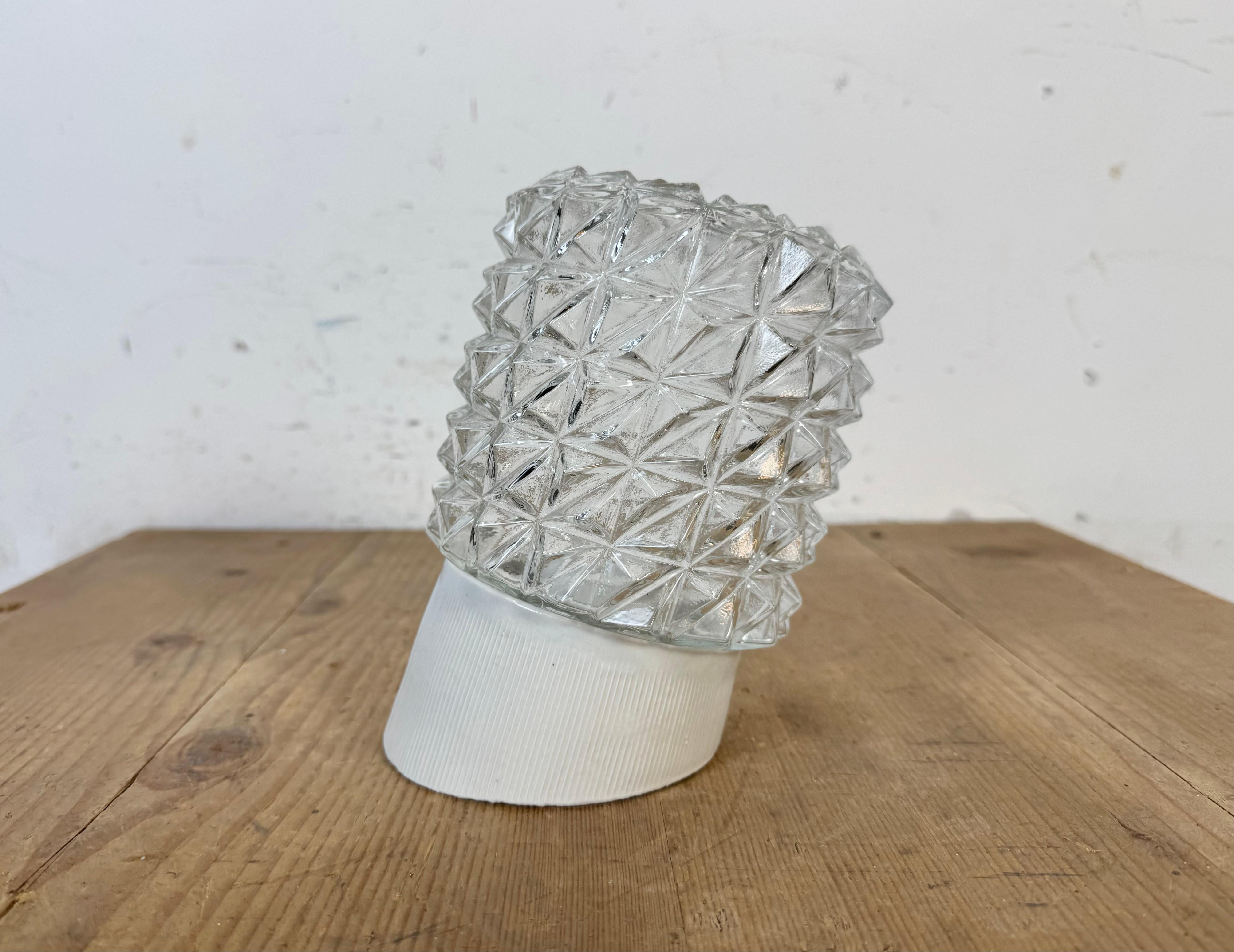 Vintage White Porcelain Wall Light, 1970s In Good Condition For Sale In Kojetice, CZ