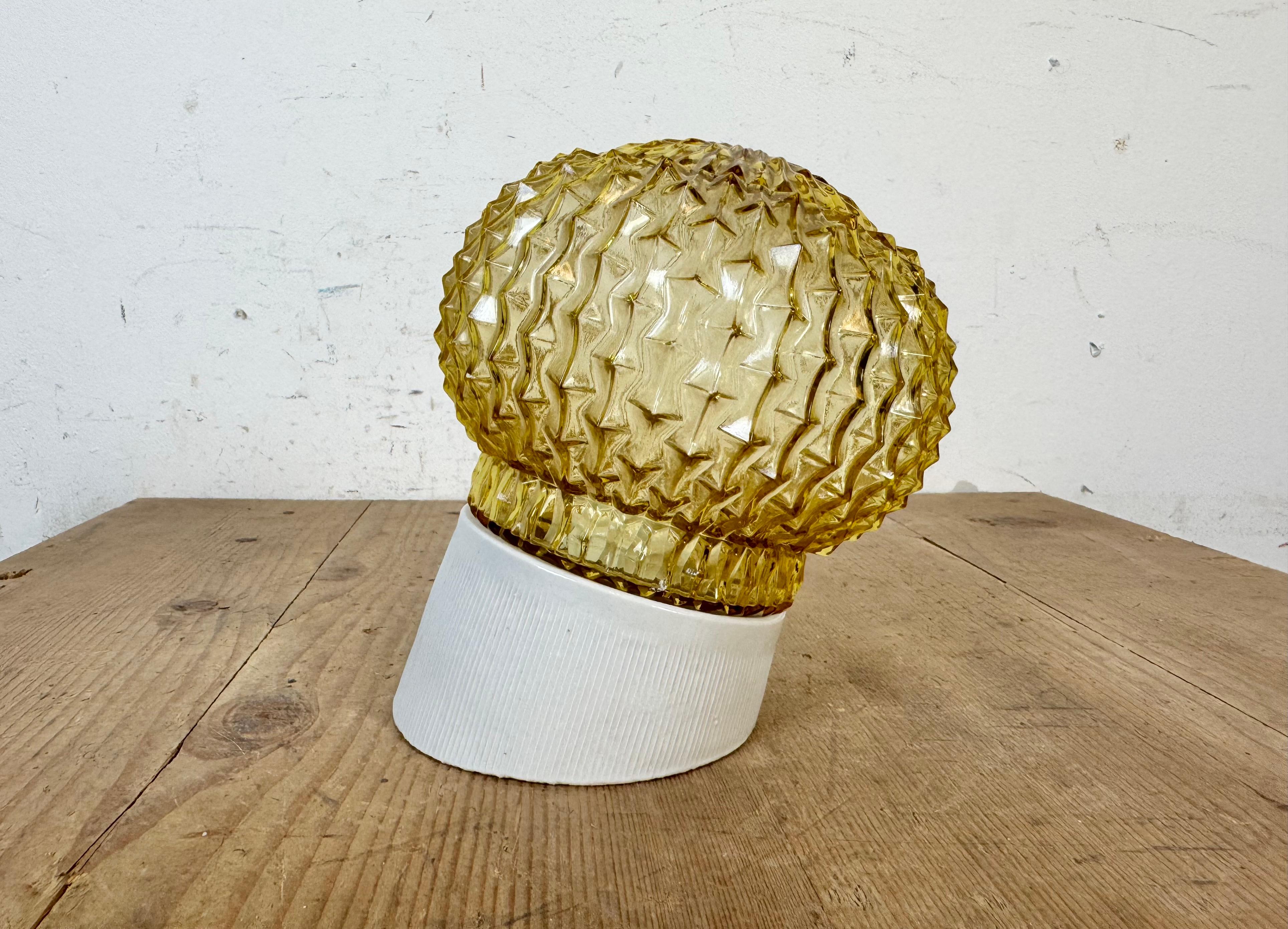 Vintage White Porcelain Wall Light, 1970s In Good Condition For Sale In Kojetice, CZ