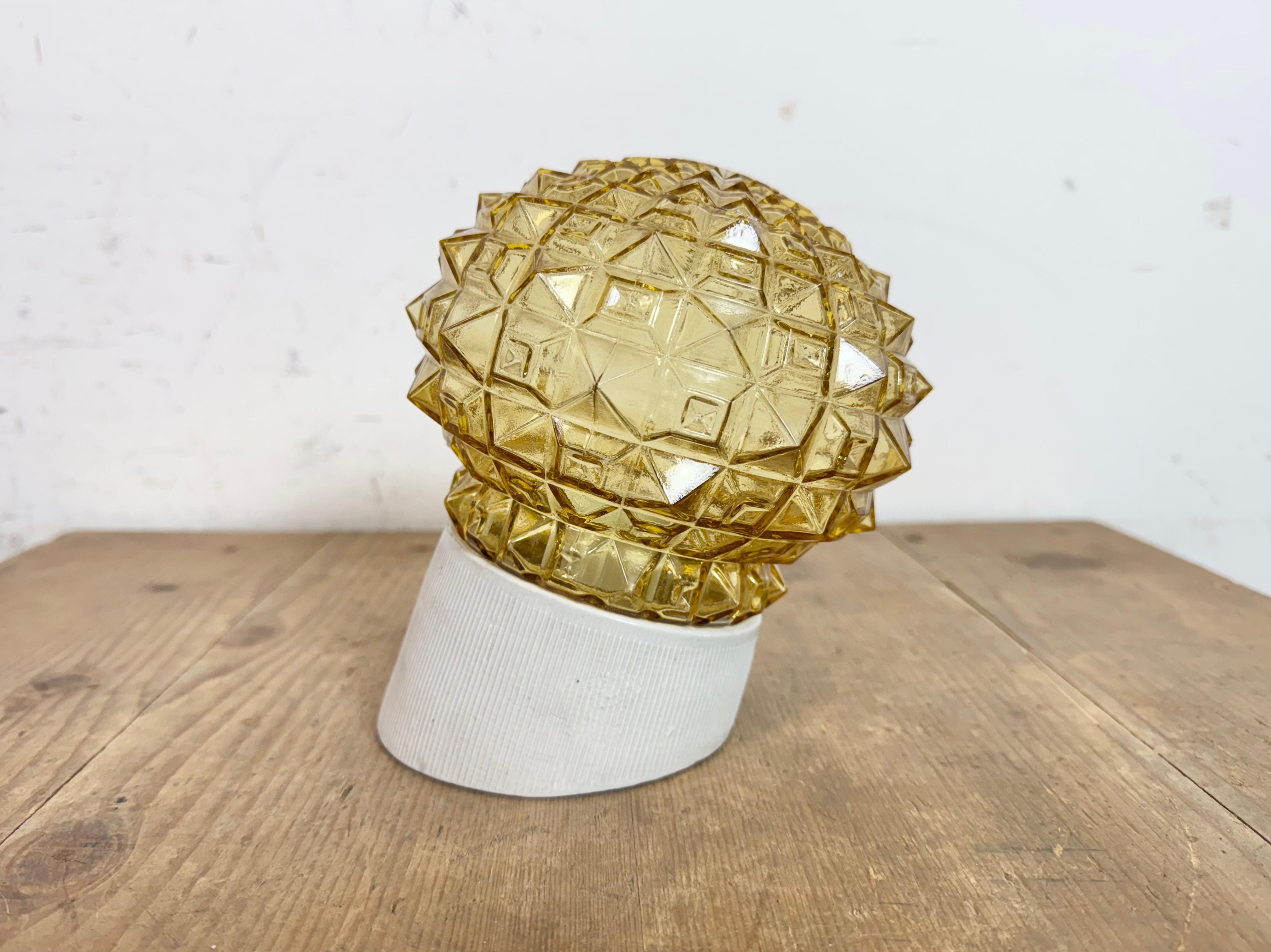 Vintage White Porcelain Wall Light, 1970s In Good Condition For Sale In Kojetice, CZ