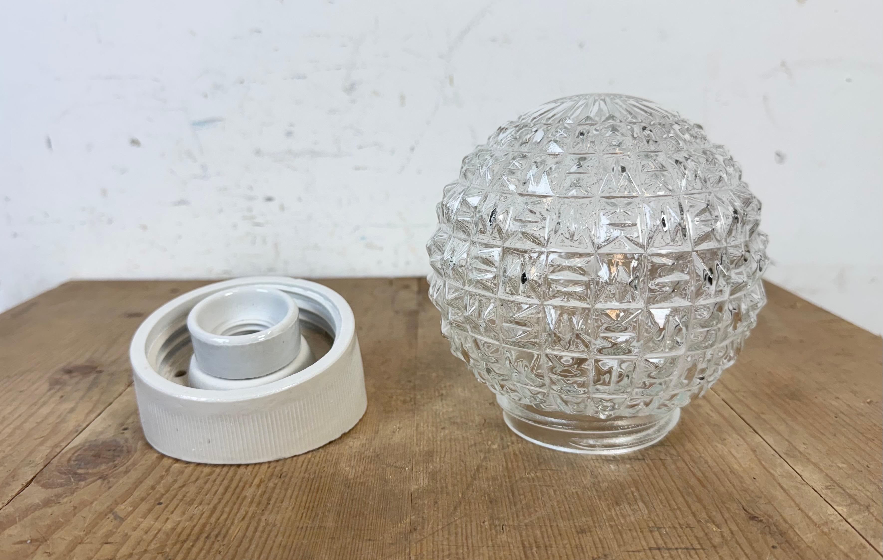 Aplique vintage de porcelana blanca, años 70 Porcelana en venta