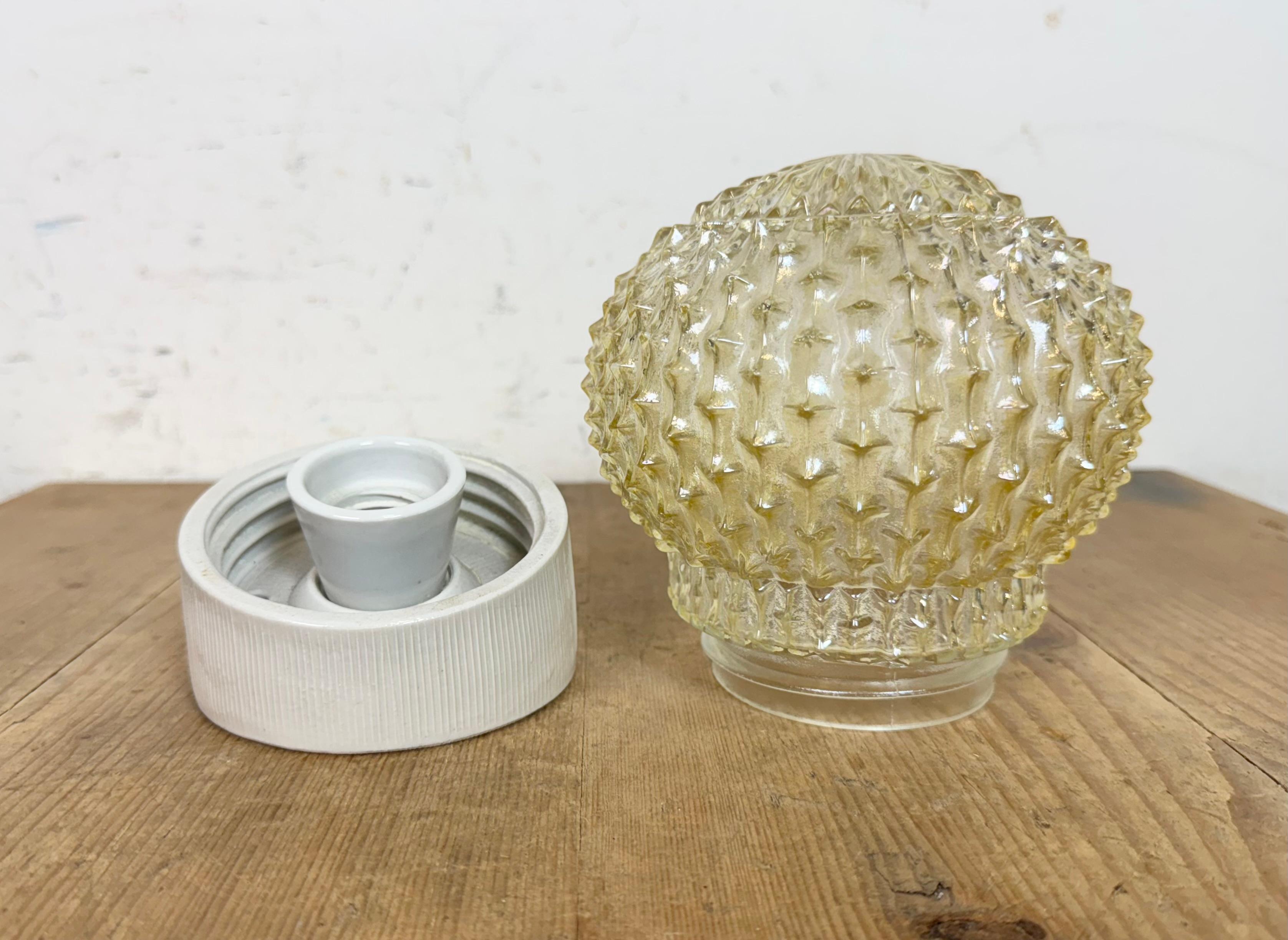 Aplique vintage de porcelana blanca, años 70 Porcelana en venta