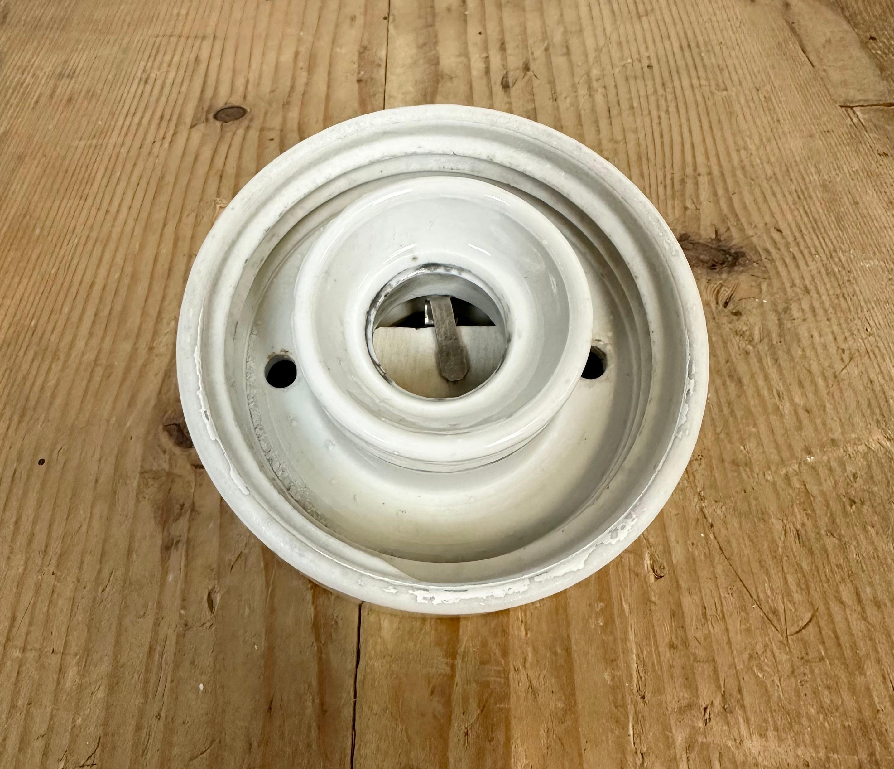 Vintage White Porcelain Wall Light, 1970s For Sale 2