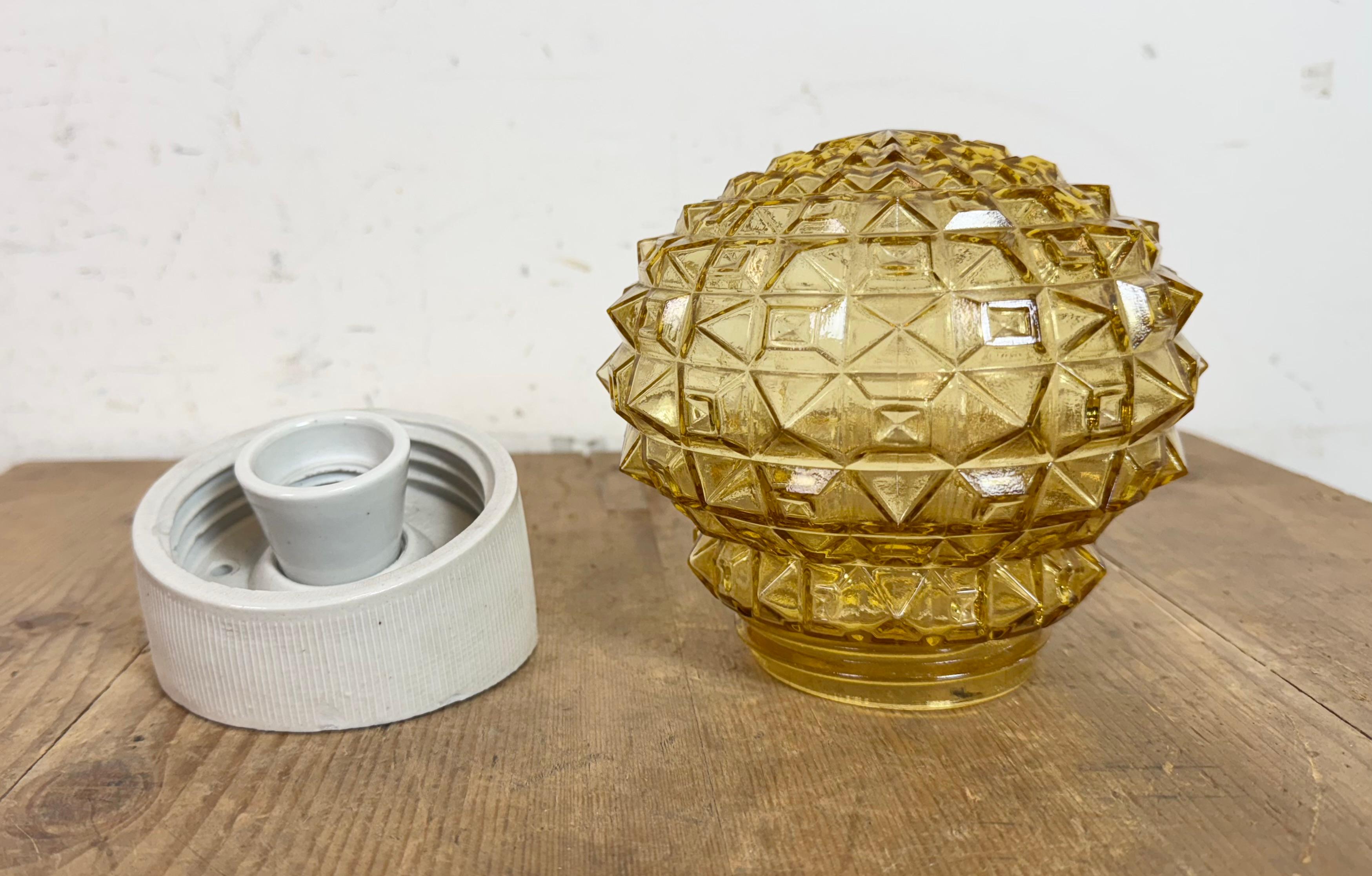 Vintage White Porcelain Wall Light, 1970s For Sale 3
