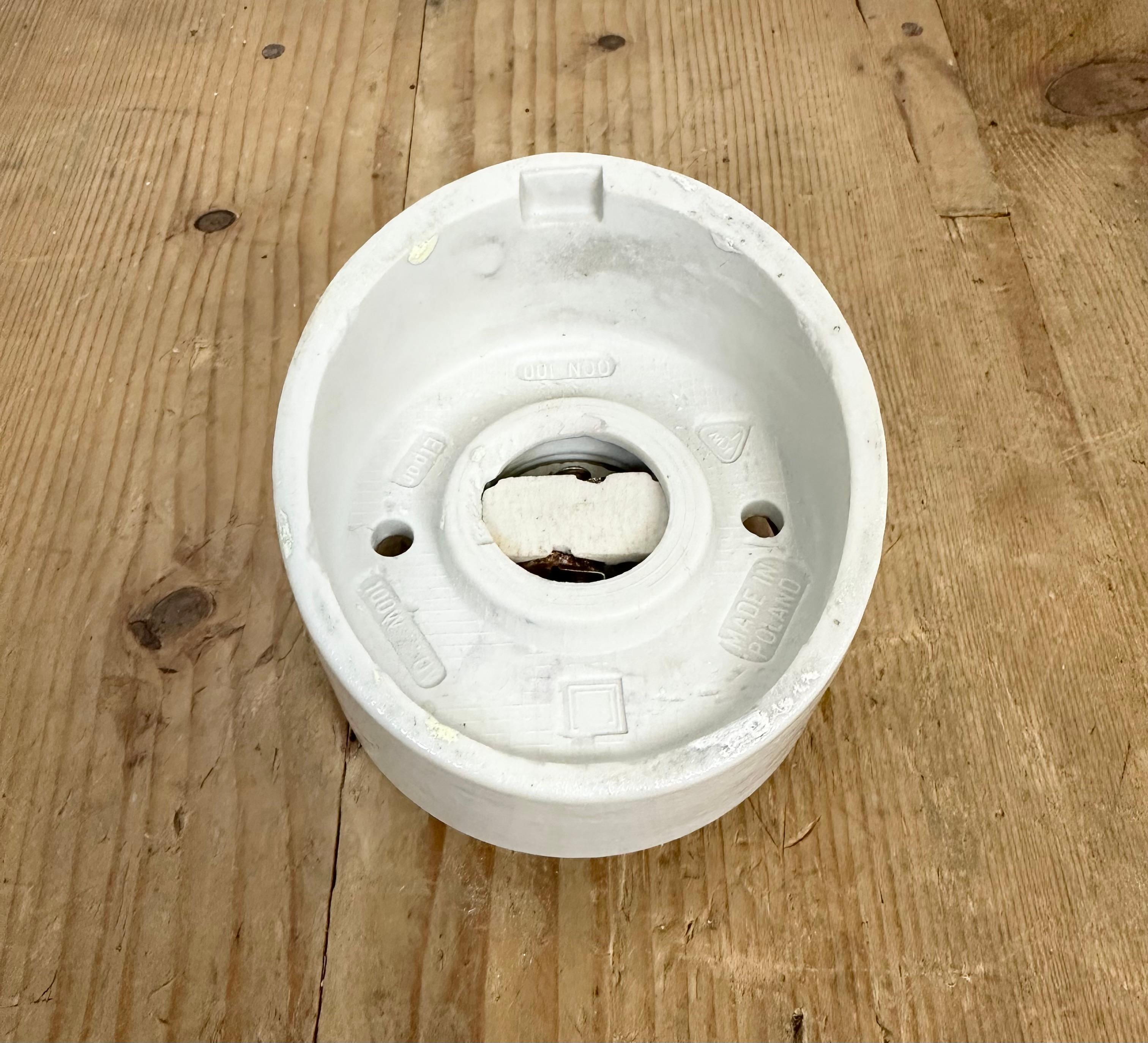Vintage White Porcelain Wall Light with Milk Glass, 1970s For Sale 5