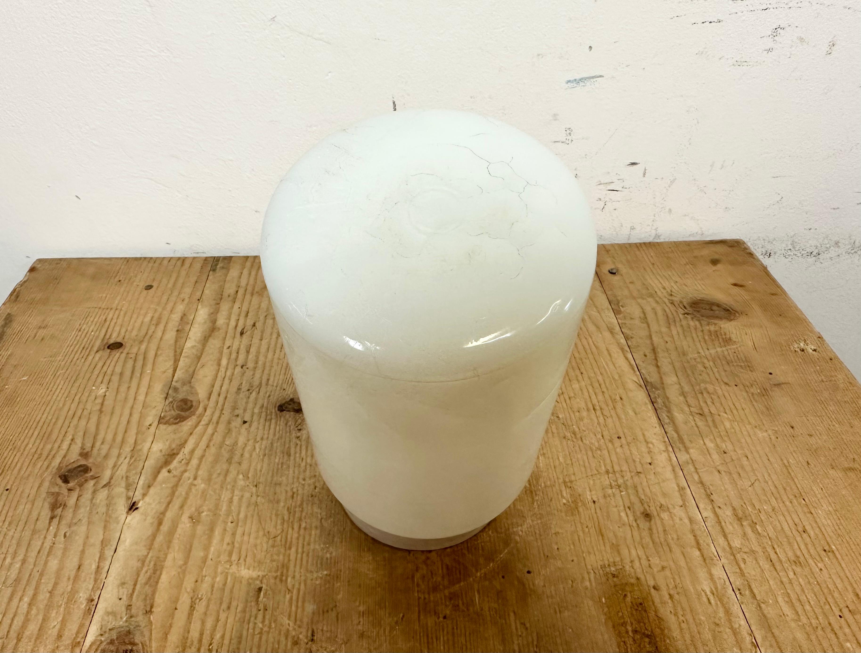 Vintage White Porcelain Wall Light with Milk Glass, 1970s For Sale 1