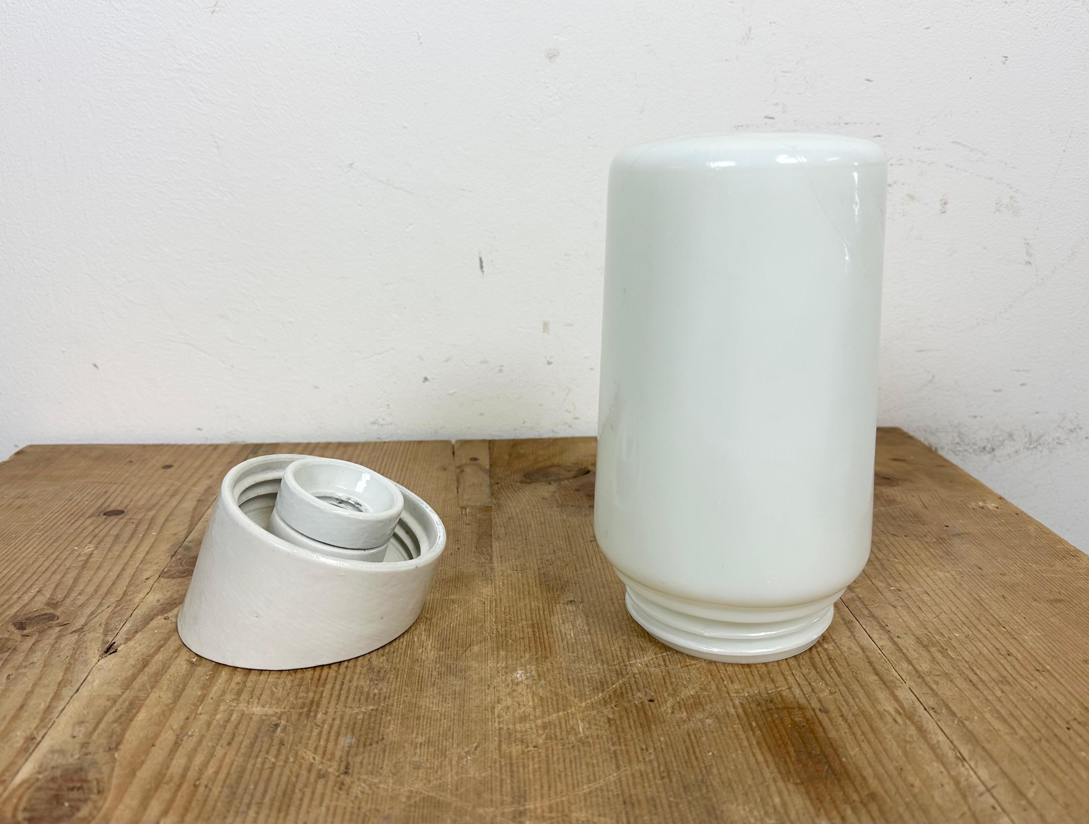 Vintage White Porcelain Wall Light with Milk Glass, 1970s For Sale 2