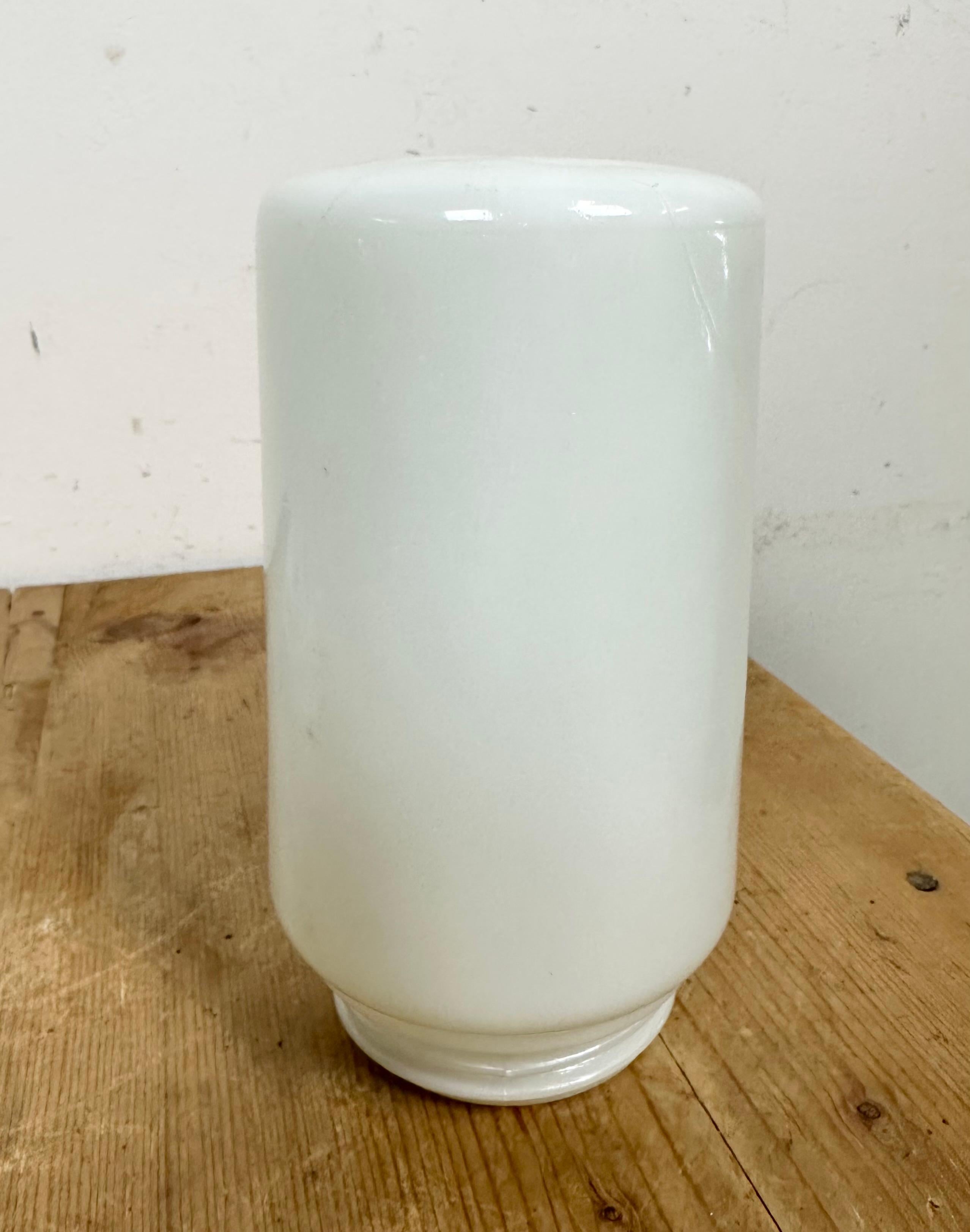 Vintage White Porcelain Wall Light with Milk Glass, 1970s For Sale 3