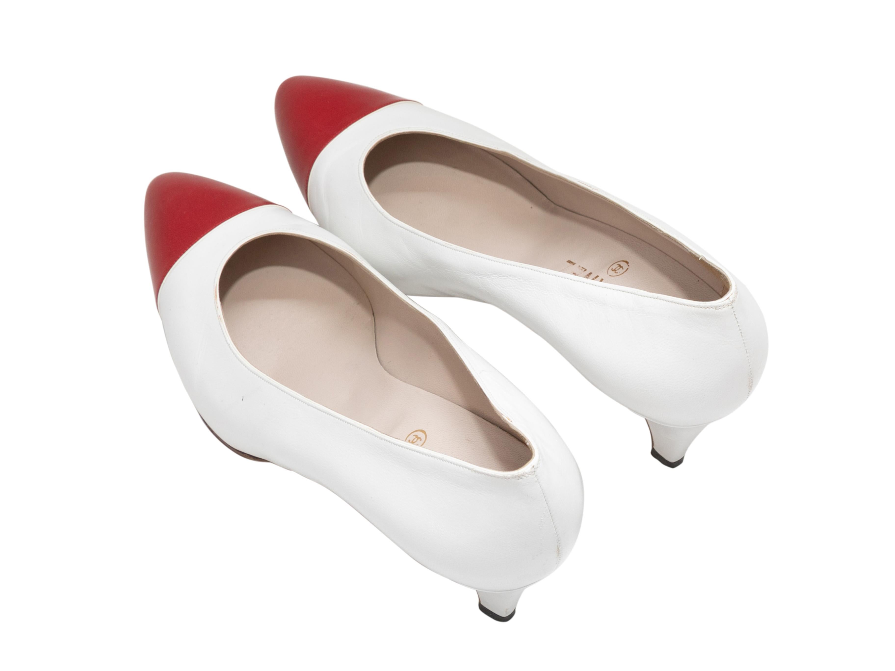 Gray Vintage White & Red Chanel Pointed Cap-Toe Pumps Size 40