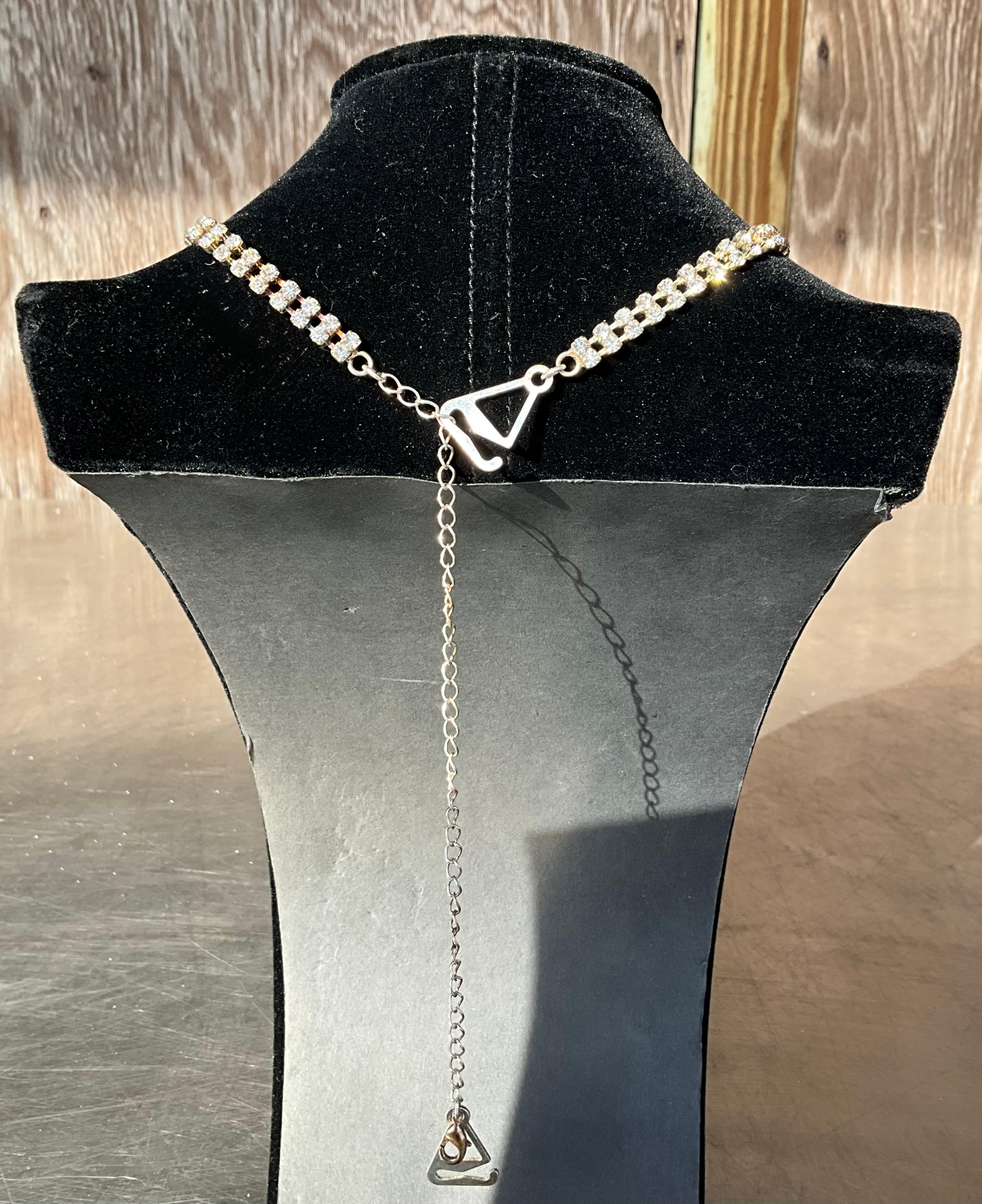 Collana girocollo vintage con strass bianchi in vendita 1