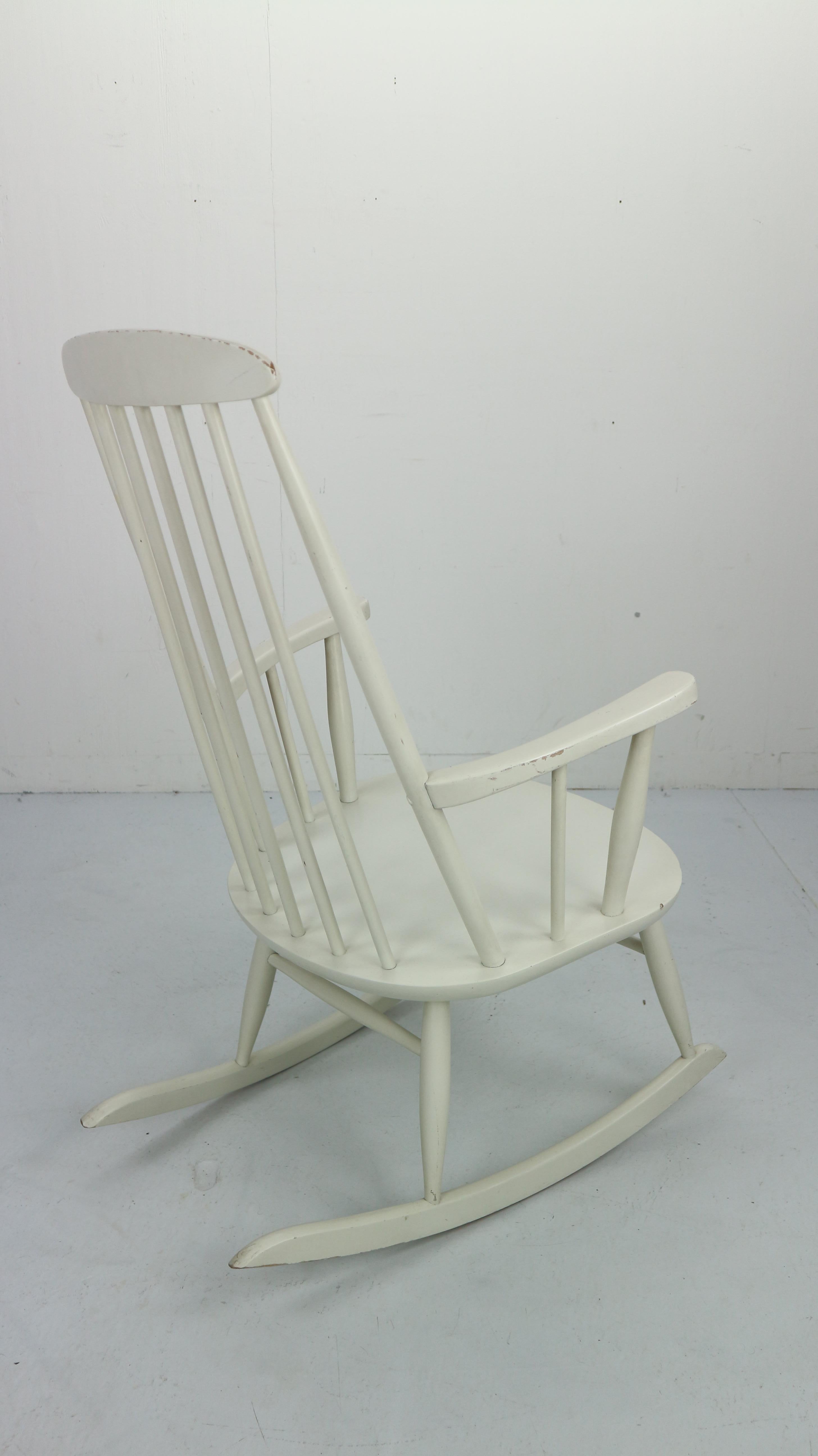 Vintage White Scandinavian Rocking Chair, 1960s 4