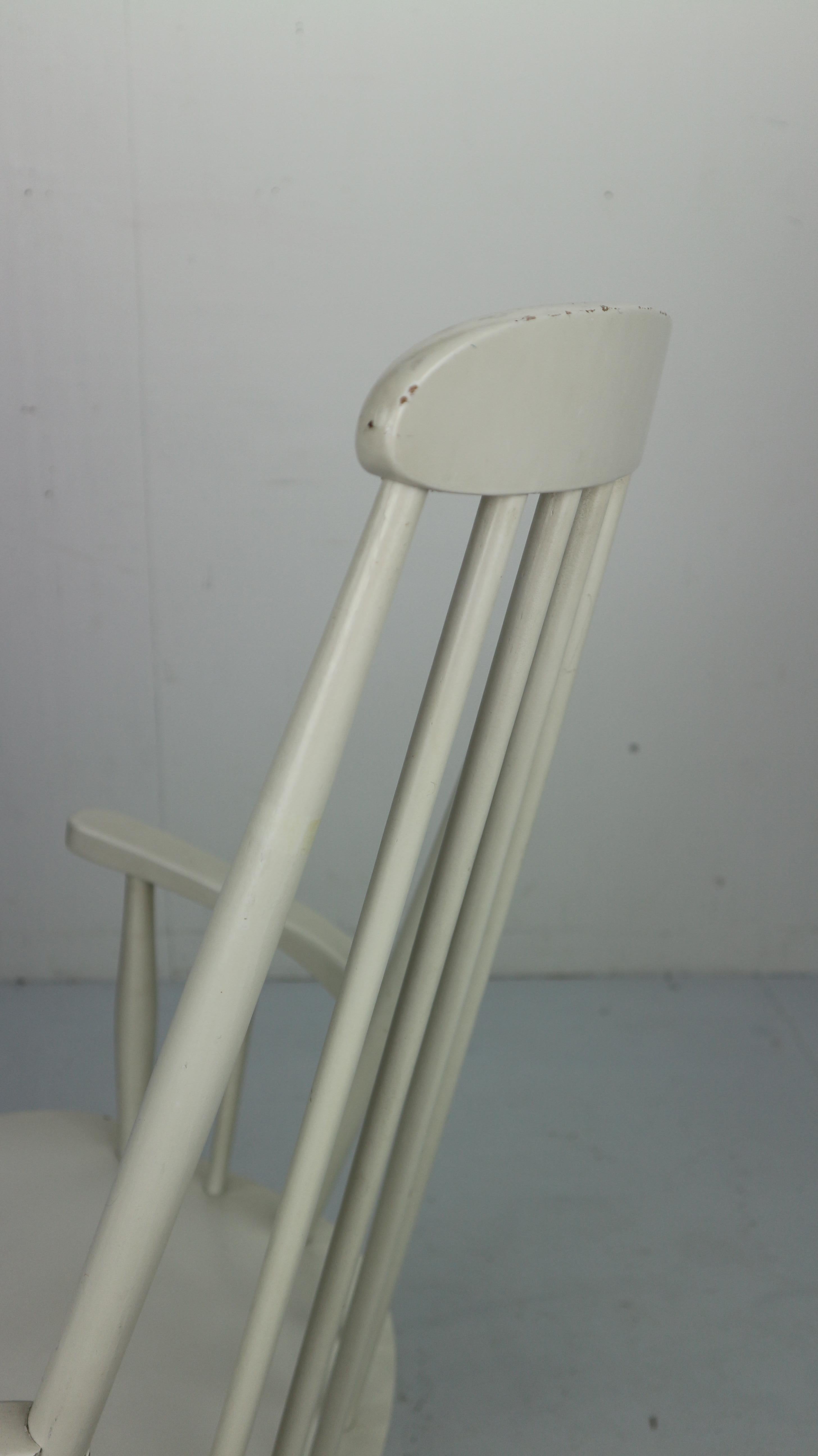 Vintage White Scandinavian Rocking Chair, 1960s 12