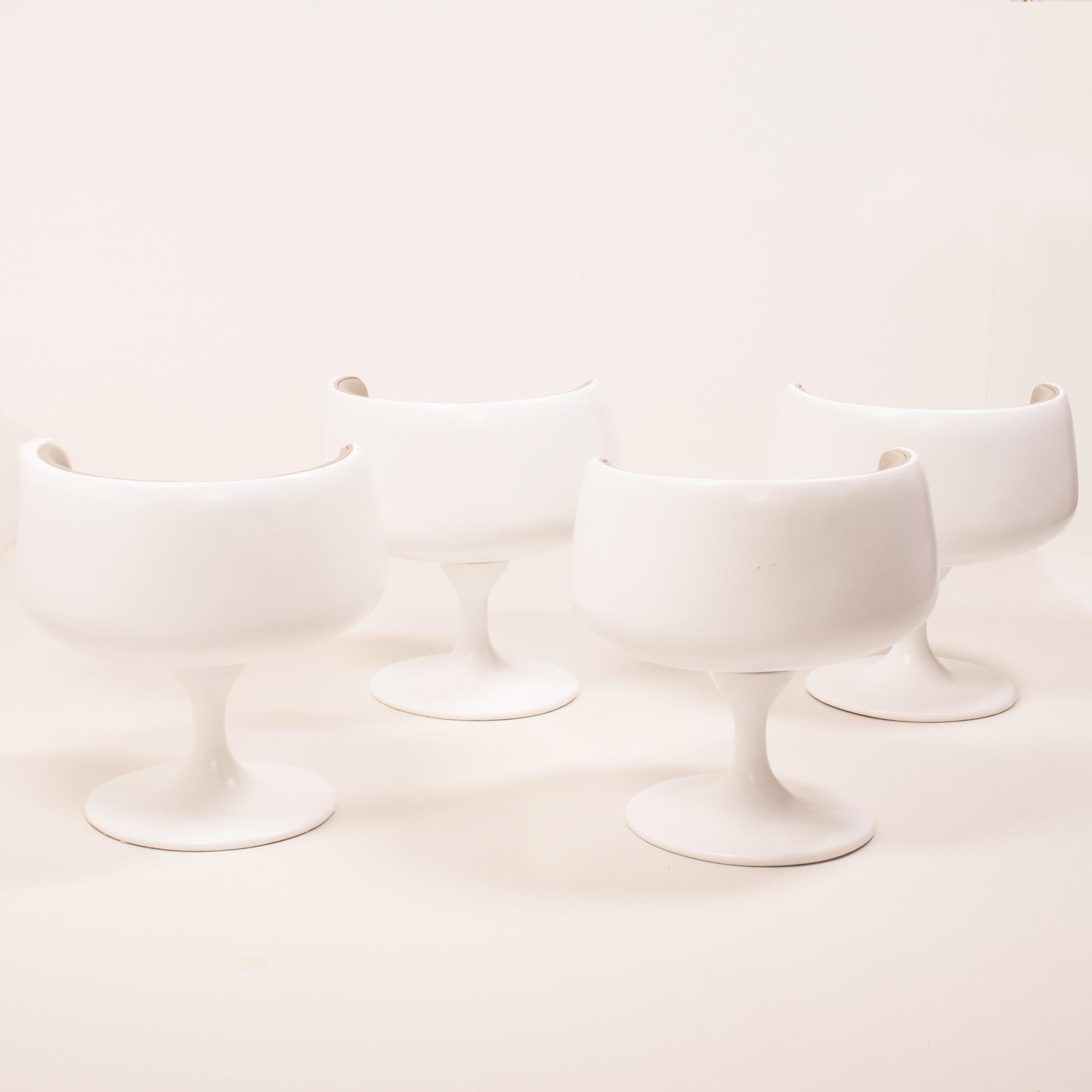 white tub chairs